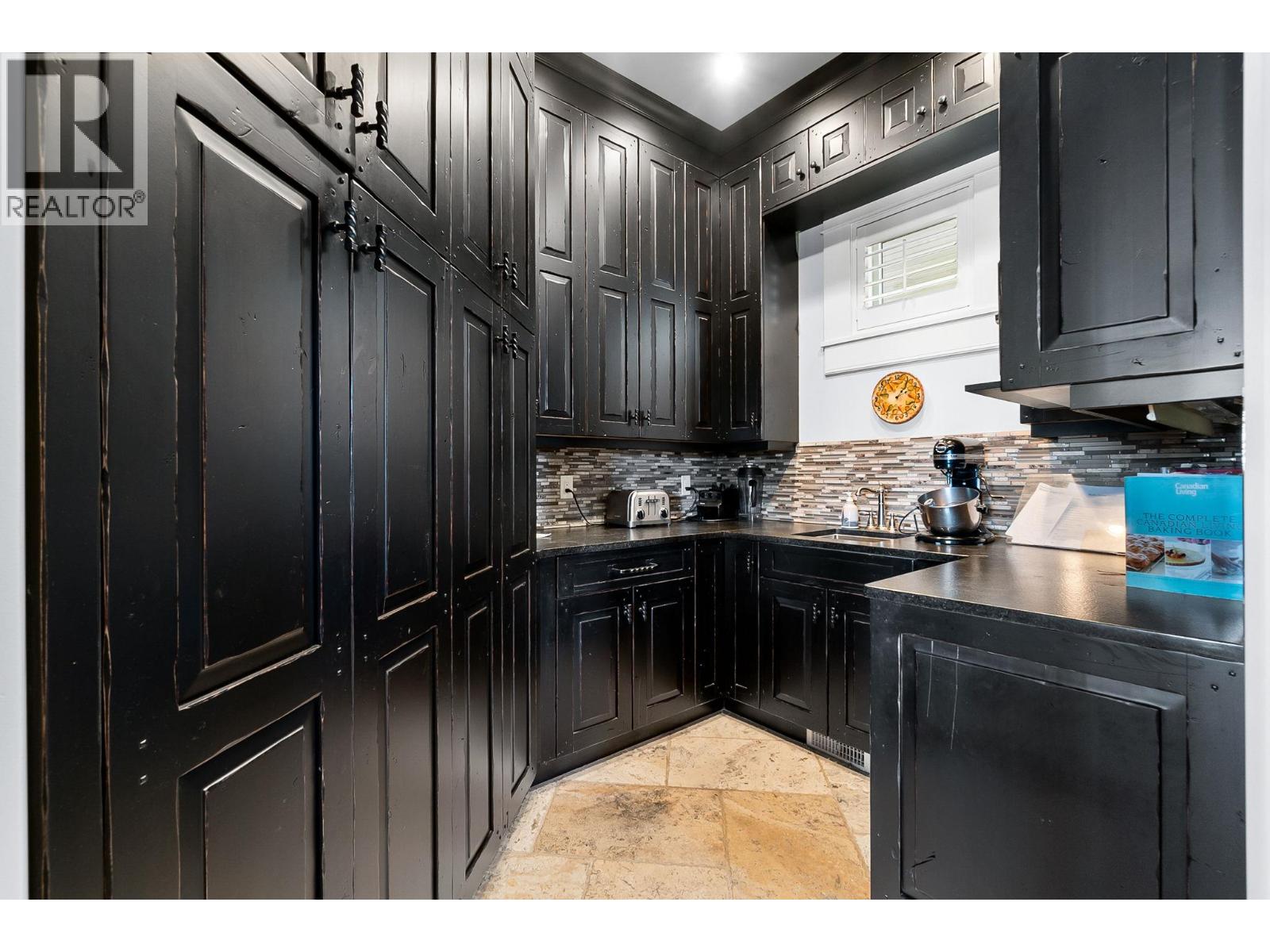 5500 Rockface Road, Kelowna, British Columbia  V1X 7V7 - Photo 15 - 10379398