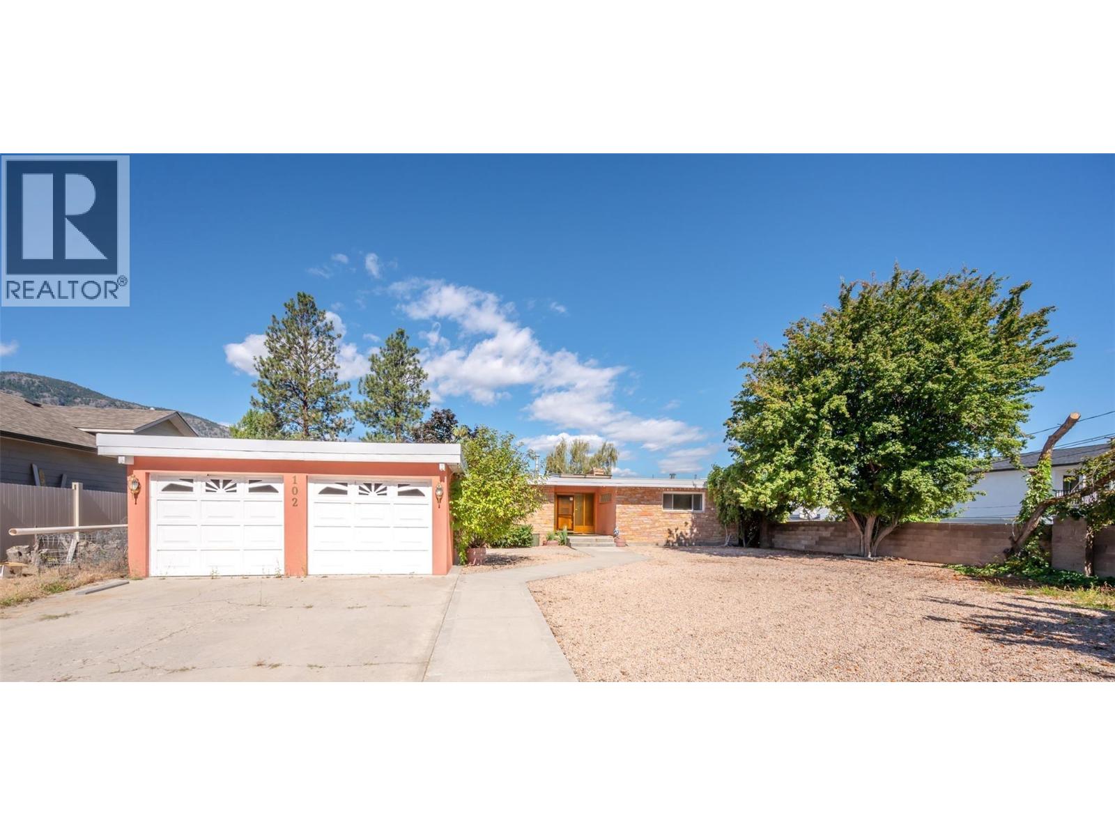 102 Derenzy Place, Penticton, British Columbia  V2A 8W7 - Photo 1 - 10379484
