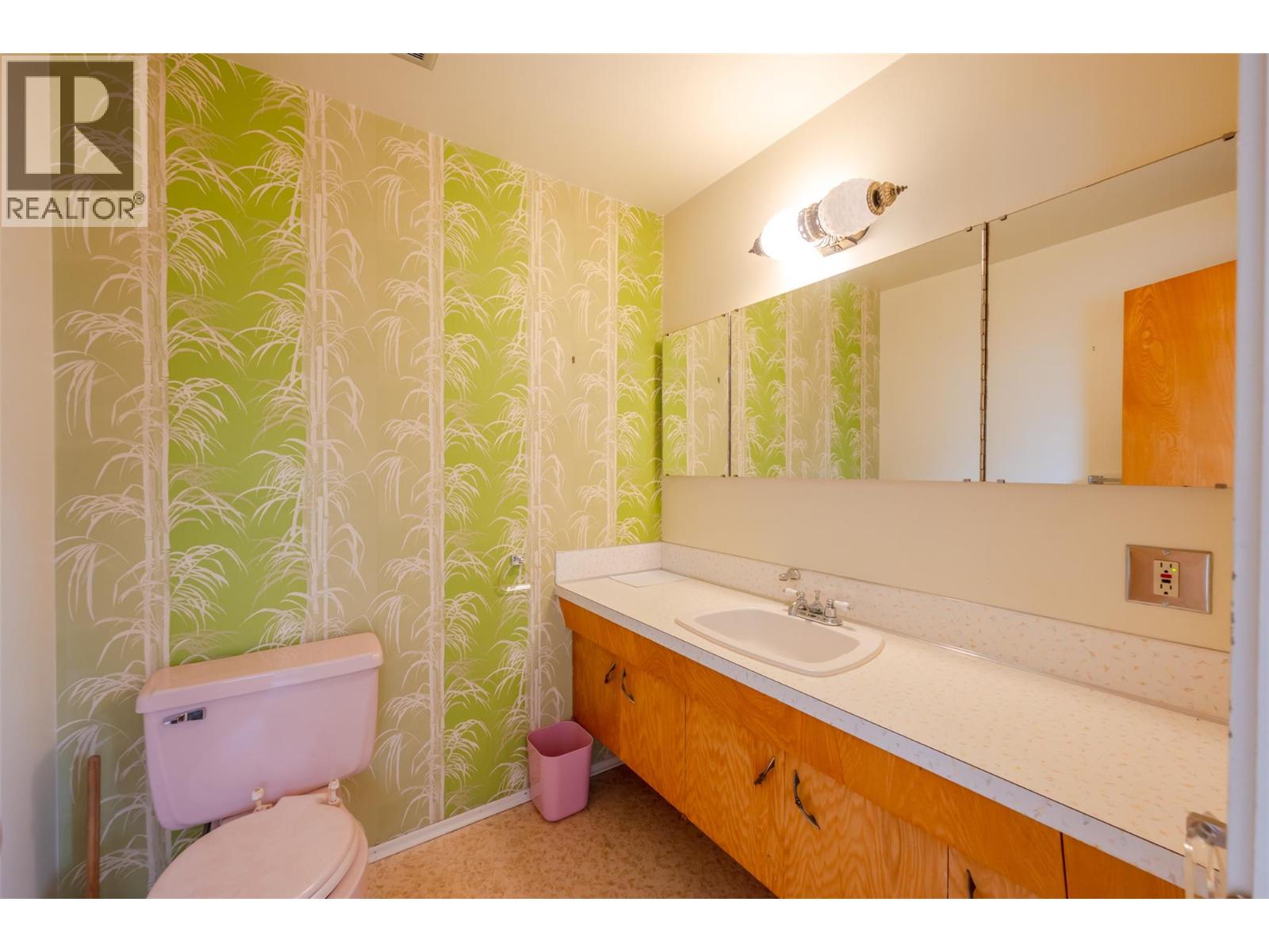 102 Derenzy Place, Penticton, British Columbia  V2A 8W7 - Photo 13 - 10379484