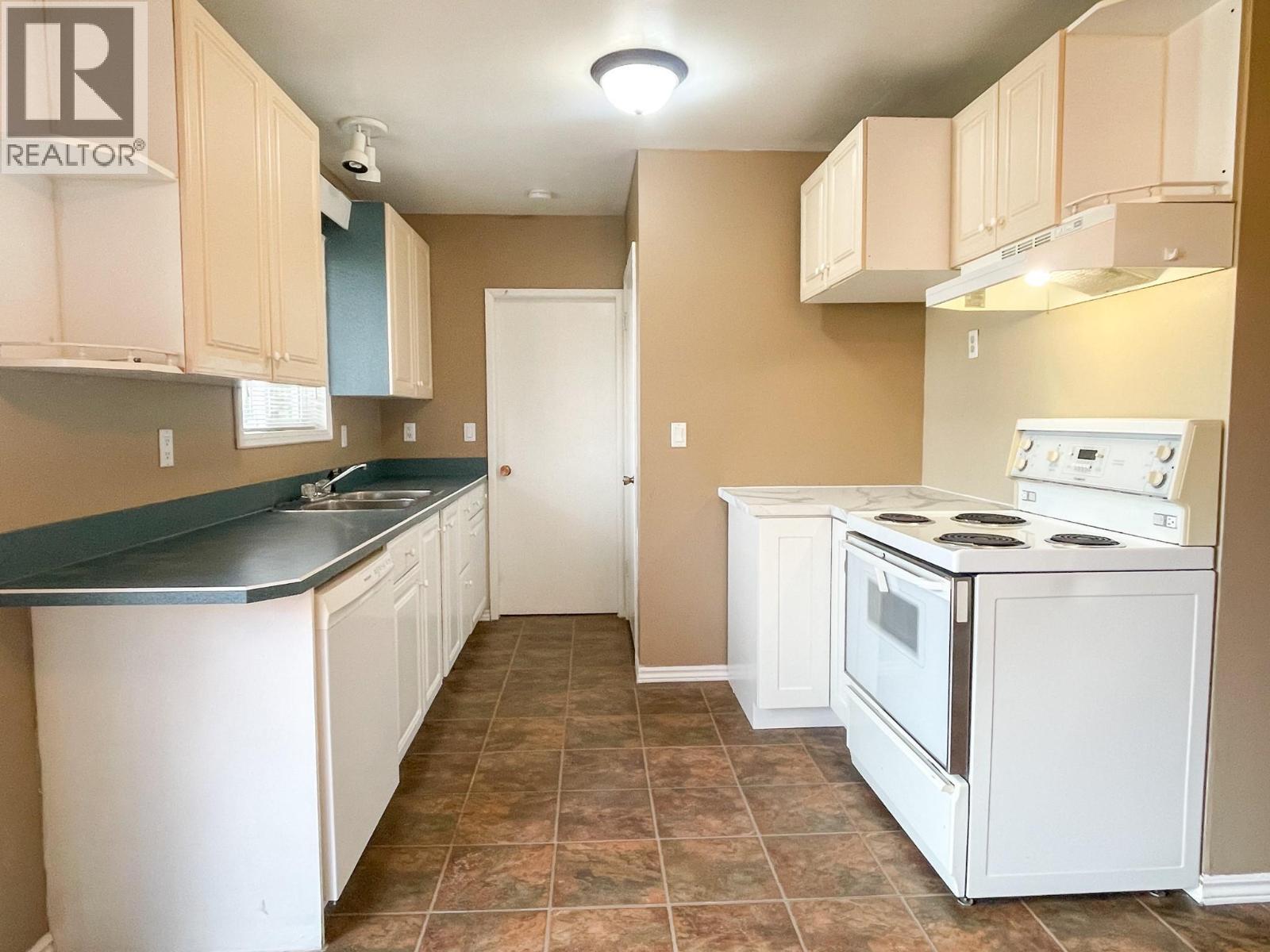958 Stockwell Avenue, Kelowna, British Columbia  V1Y 6W2 - Photo 10 - 10379447