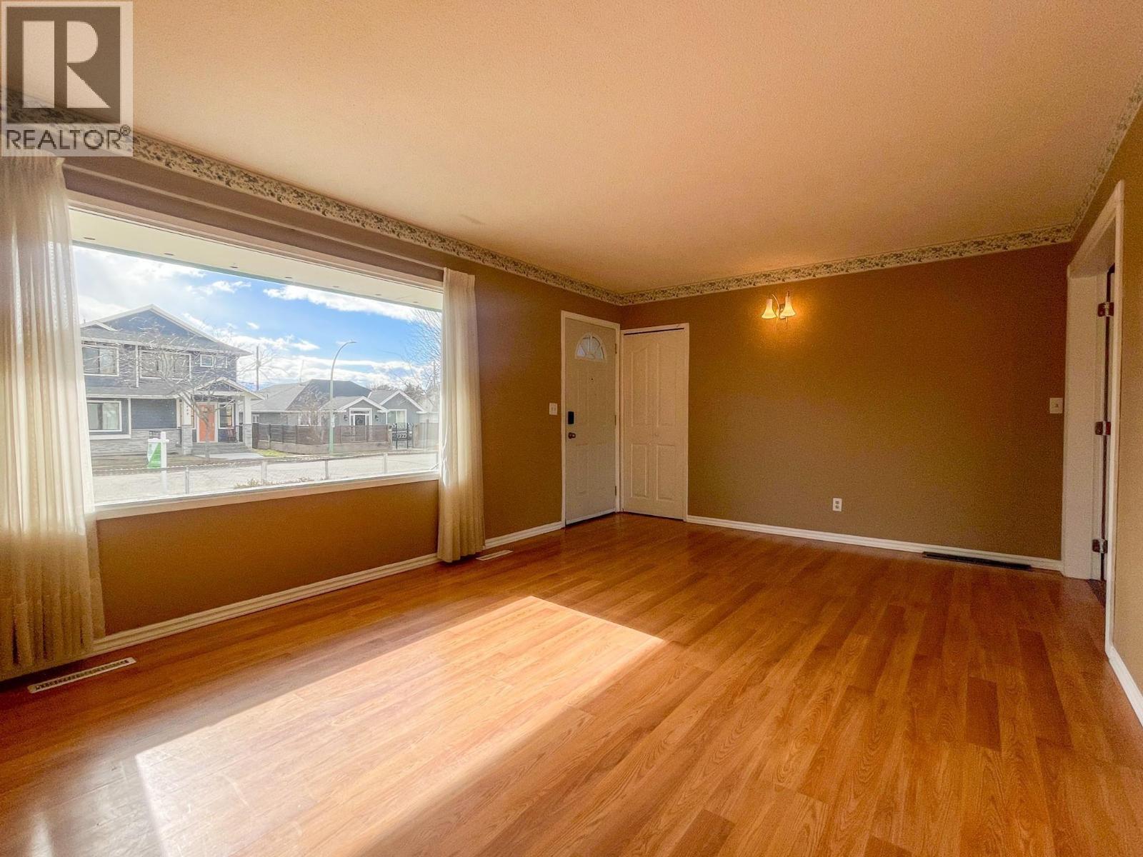 958 Stockwell Avenue, Kelowna, British Columbia  V1Y 6W2 - Photo 8 - 10379447