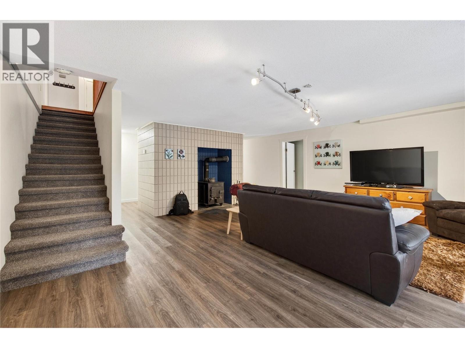 8361 Ladner Road, Vernon, British Columbia  V1B 3M8 - Photo 28 - 10379562