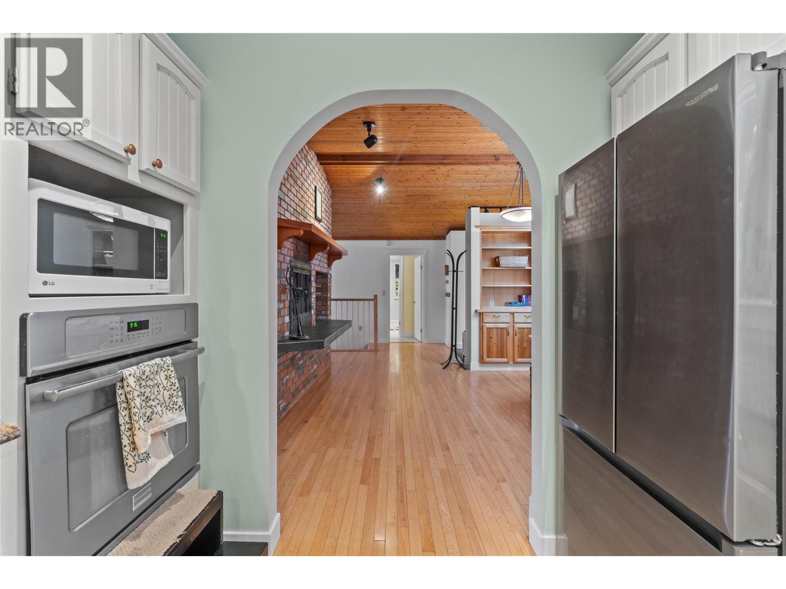 8361 Ladner Road, Vernon, British Columbia  V1B 3M8 - Photo 9 - 10379562