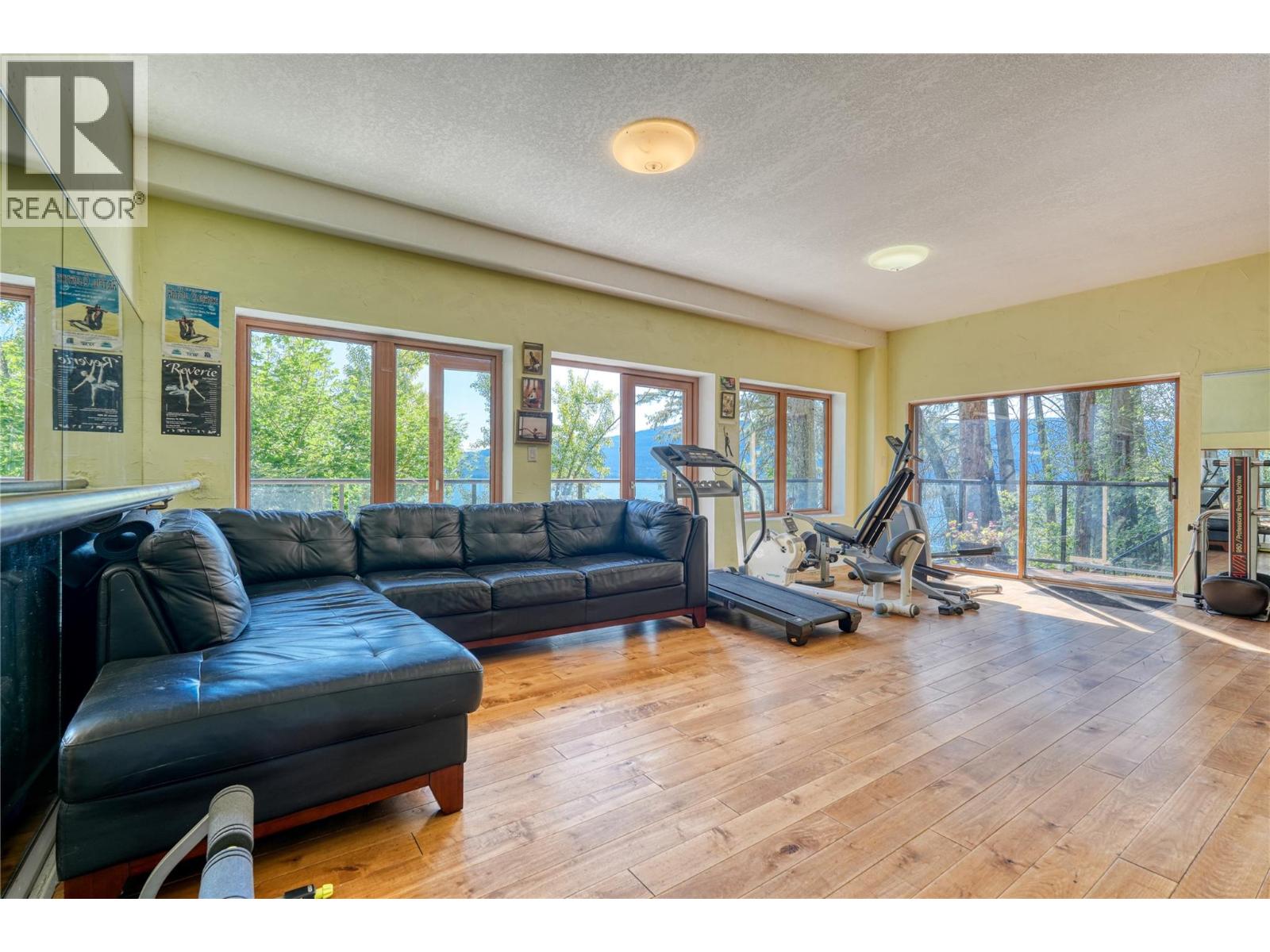 56 Nerie Road, Vernon, British Columbia  V1H 2E4 - Photo 5 - 10379327