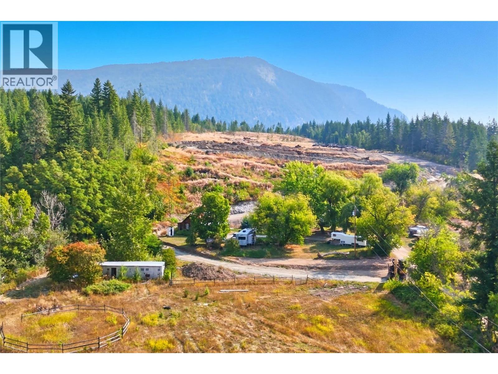 3311 Colton Road, Tappen, British Columbia  V0E 2X1 - Photo 11 - 10379190