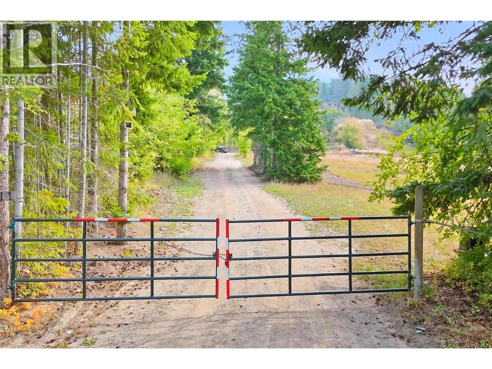 3311 Colton Road, Tappen, British Columbia  V0E 2X1 - Photo 3 - 10379190