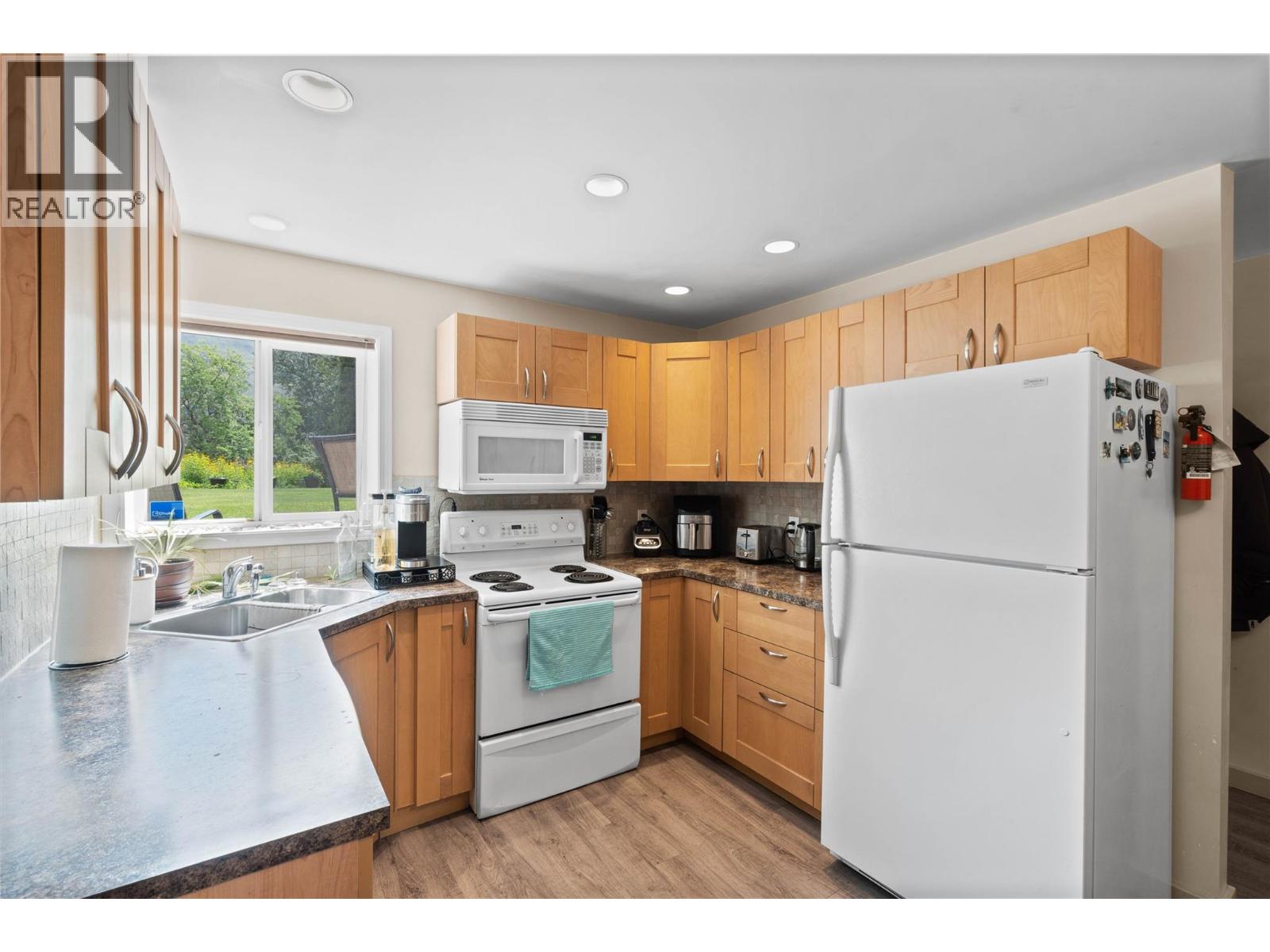 2875 Bank Road, Kamloops, British Columbia  V2B 6V5 - Photo 26 - 10379581