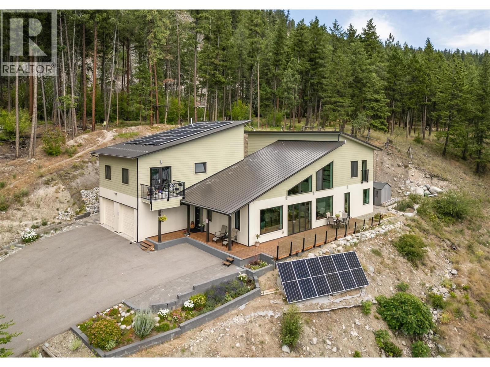6131 Seymoure Lane, peachland, British Columbia
