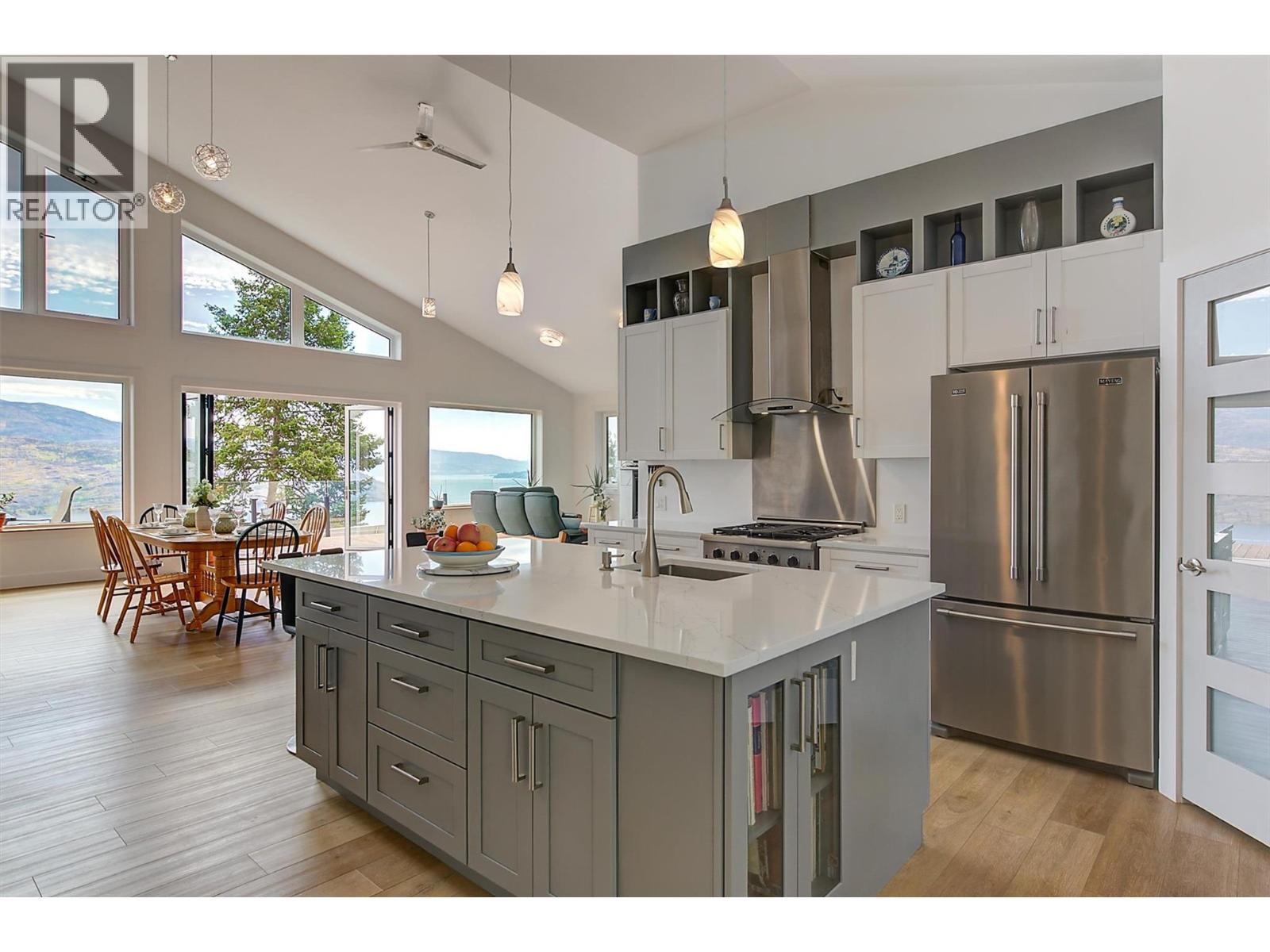 6131 Seymoure Lane, Peachland, British Columbia  V0H 1X4 - Photo 10 - 10379240