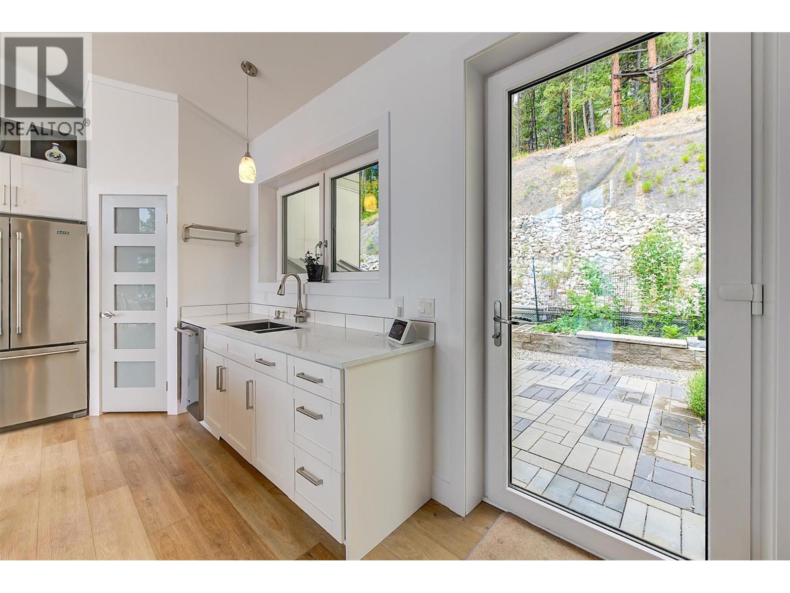 6131 Seymoure Lane, Peachland, British Columbia  V0H 1X4 - Photo 15 - 10379240