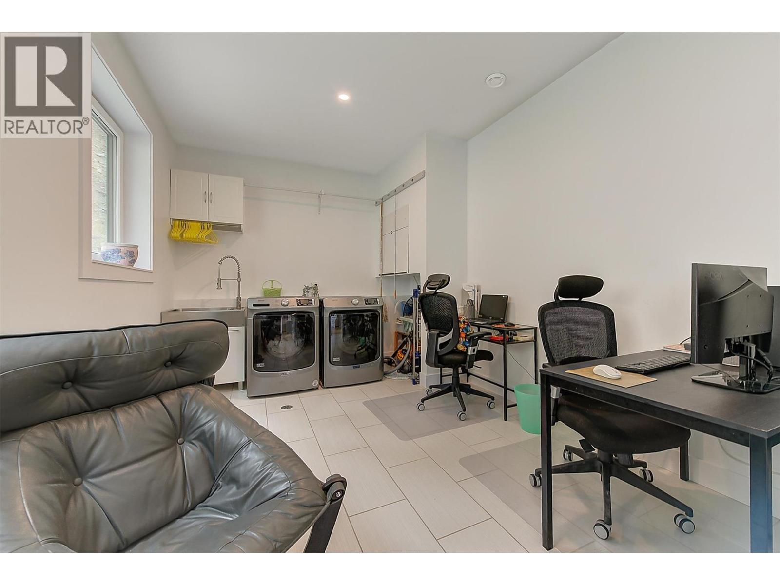 6131 Seymoure Lane, Peachland, British Columbia  V0H 1X4 - Photo 19 - 10379240