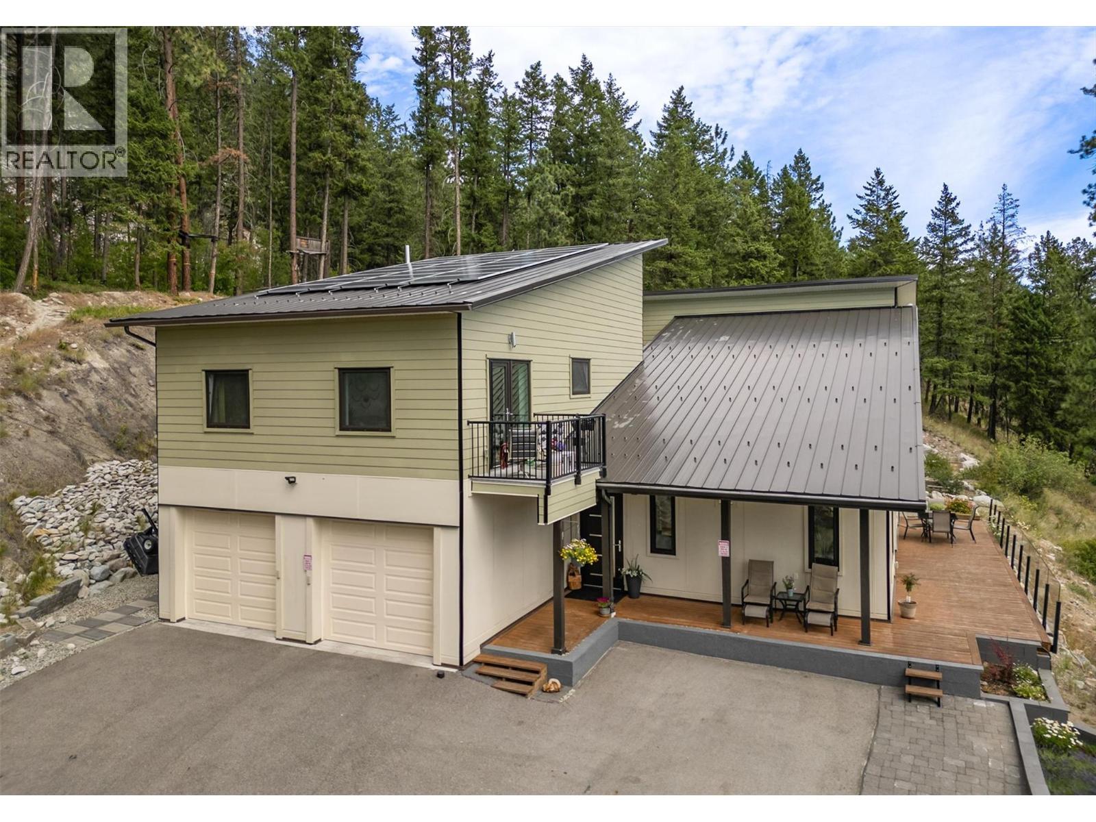 6131 Seymoure Lane, Peachland, British Columbia  V0H 1X4 - Photo 2 - 10379240