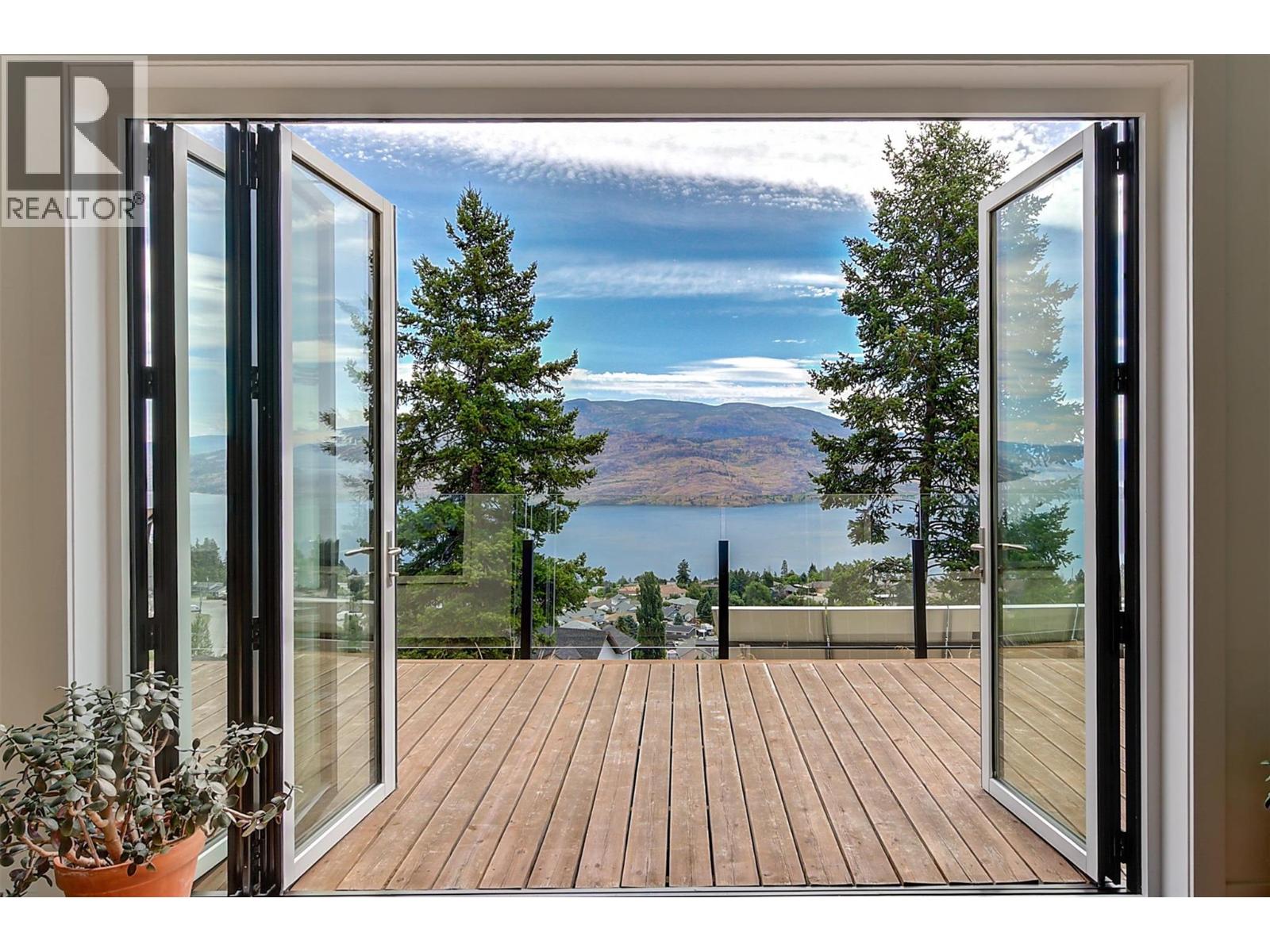 6131 Seymoure Lane, Peachland, British Columbia  V0H 1X4 - Photo 30 - 10379240