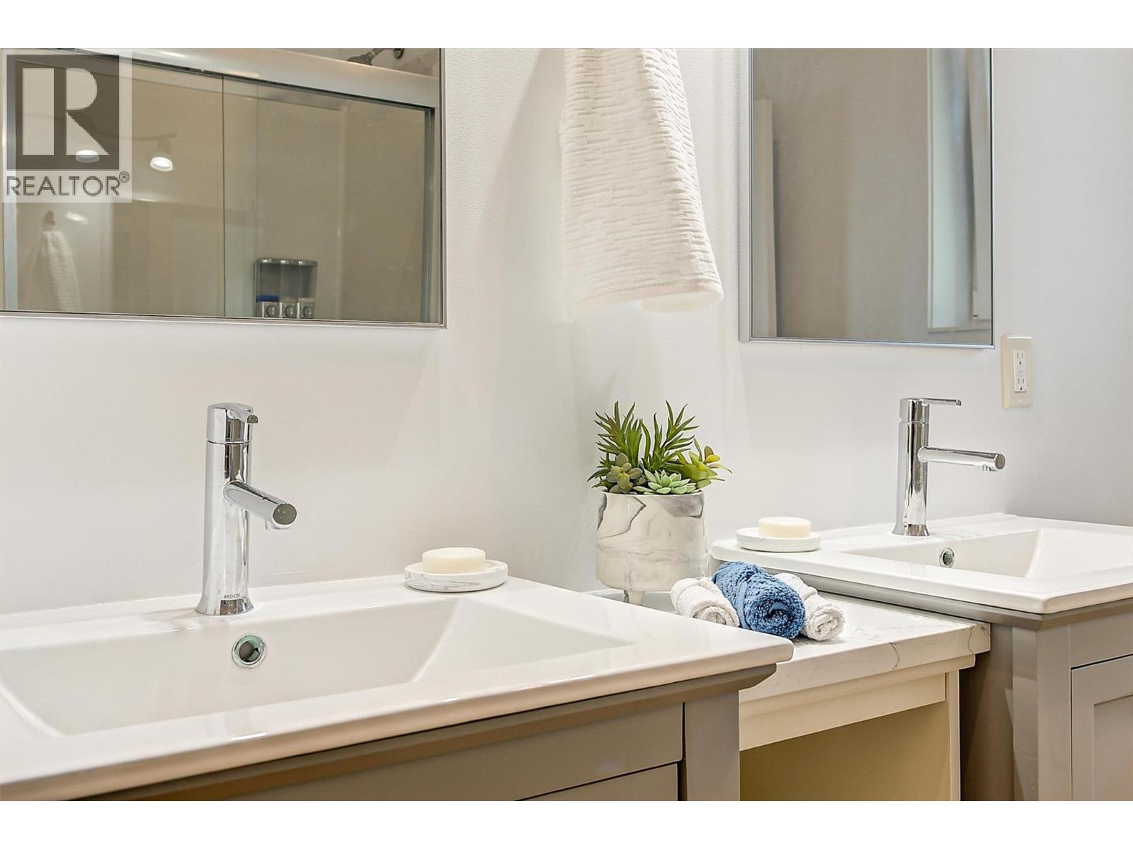 6131 Seymoure Lane, Peachland, British Columbia  V0H 1X4 - Photo 38 - 10379240