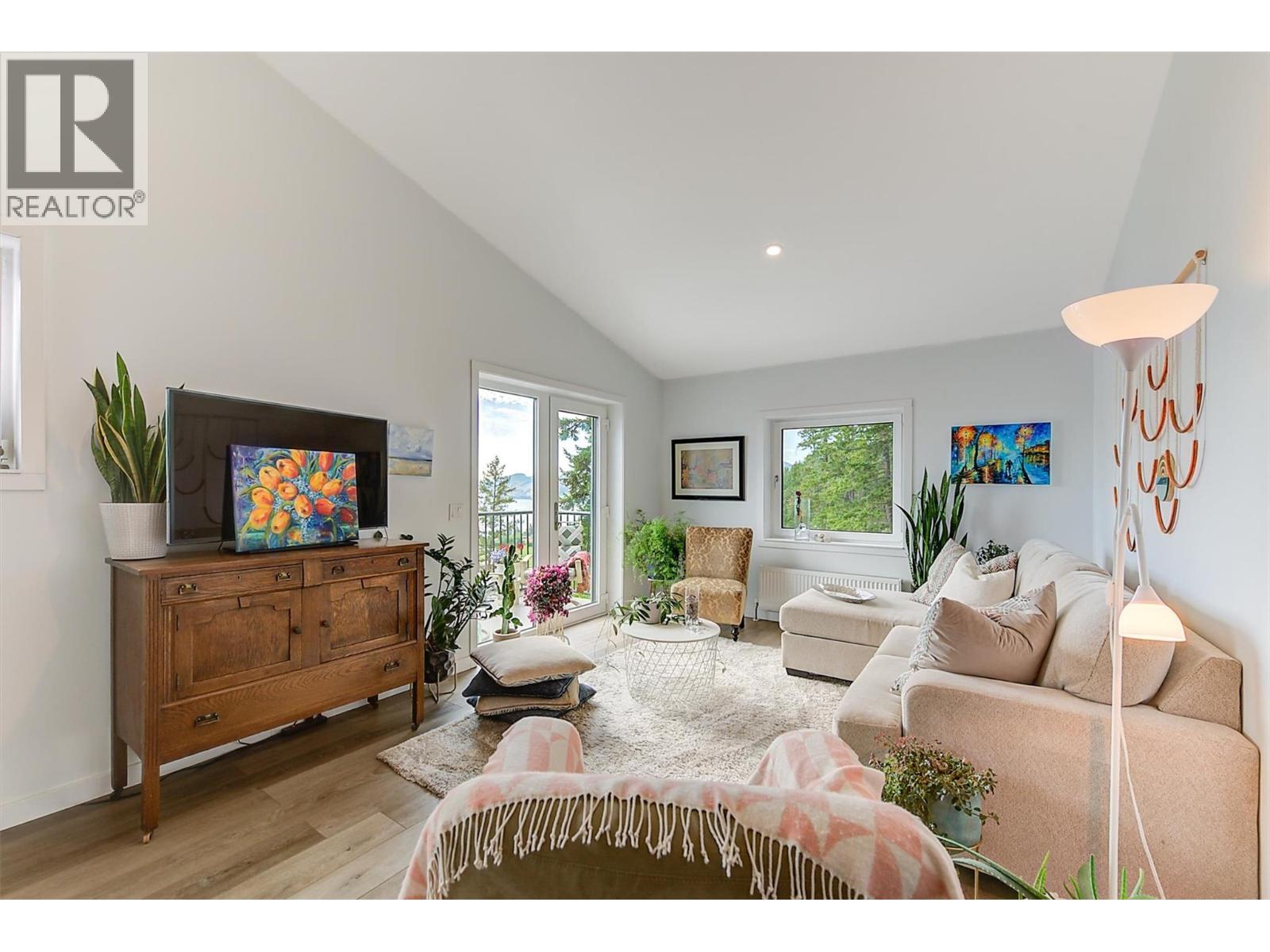 6131 Seymoure Lane, Peachland, British Columbia  V0H 1X4 - Photo 45 - 10379240
