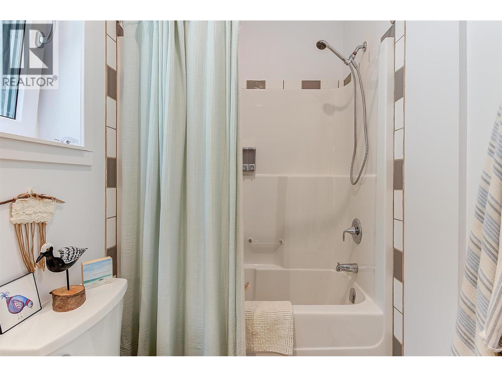 6131 Seymoure Lane, Peachland, British Columbia  V0H 1X4 - Photo 51 - 10379240