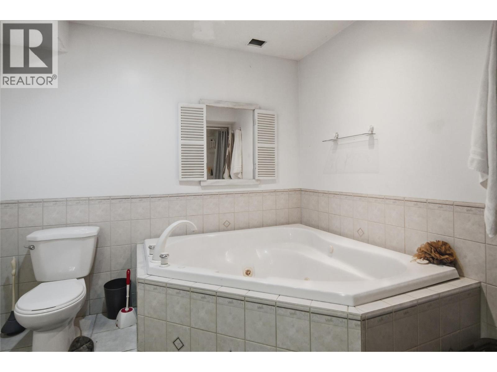 2619 Argyle Avenue, Kamloops, British Columbia  V2B 4T6 - Photo 28 - 10379549