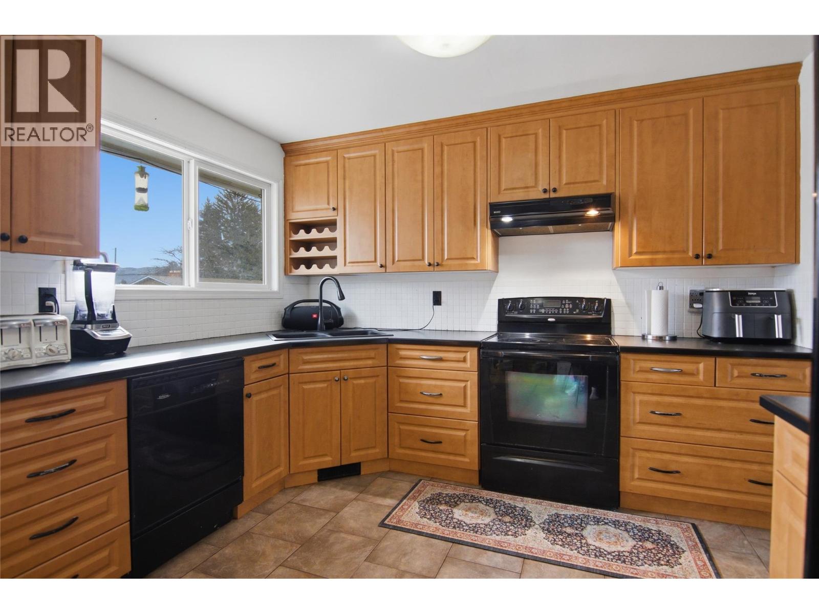 2619 Argyle Avenue, Kamloops, British Columbia  V2B 4T6 - Photo 9 - 10379549