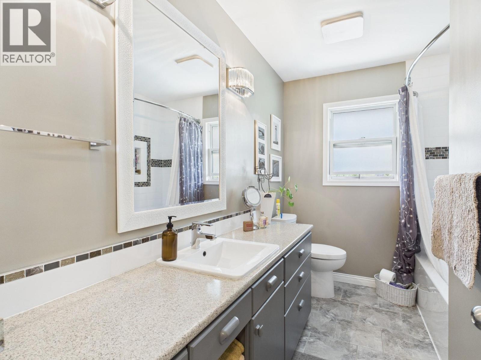 9806 Highway 97, Osoyoos, British Columbia  V0H 1V2 - Photo 13 - 10379582