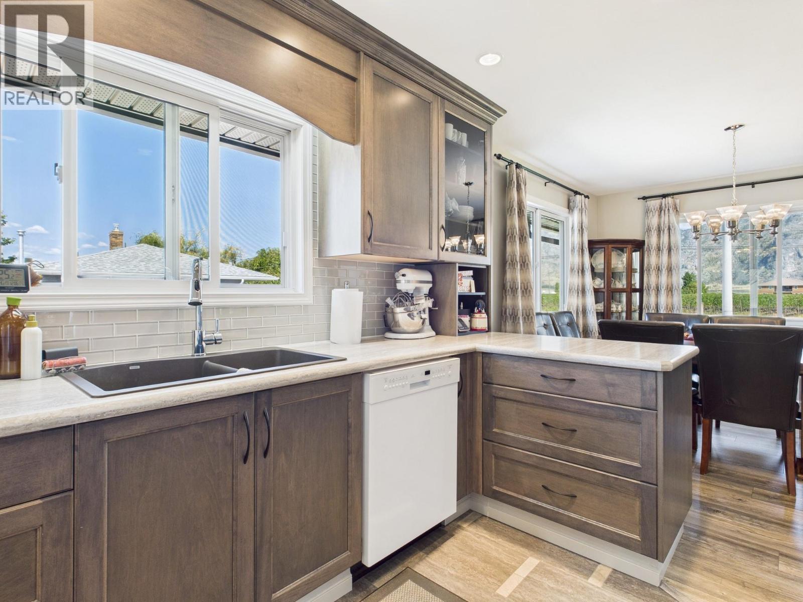 9806 Highway 97, Osoyoos, British Columbia  V0H 1V2 - Photo 4 - 10379582