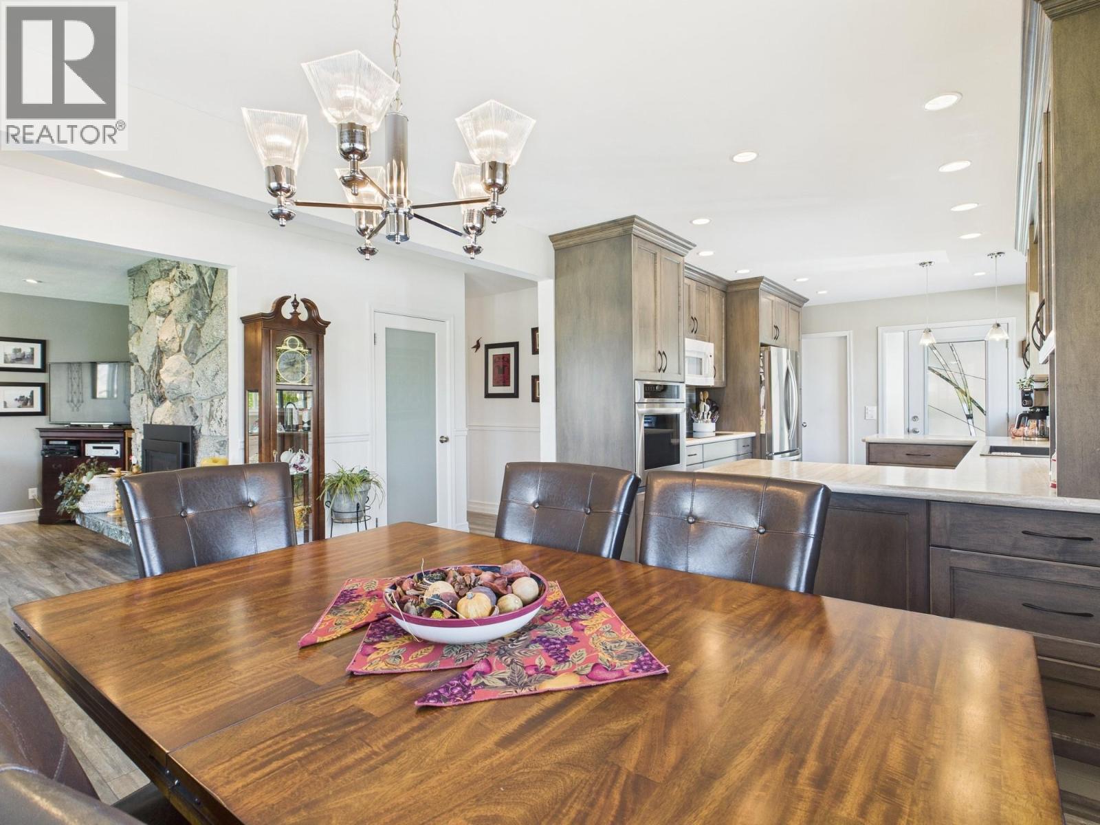 9806 Highway 97, Osoyoos, British Columbia  V0H 1V2 - Photo 6 - 10379582