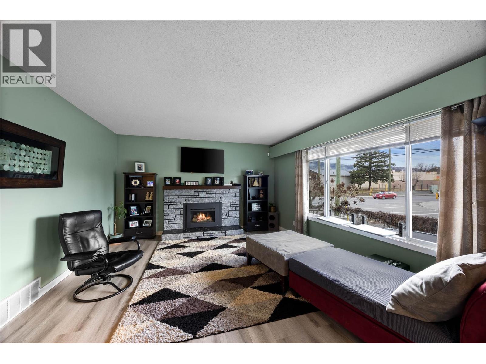 1020 7th Street, Kamloops, British Columbia  V2B 2W8 - Photo 13 - 10379554
