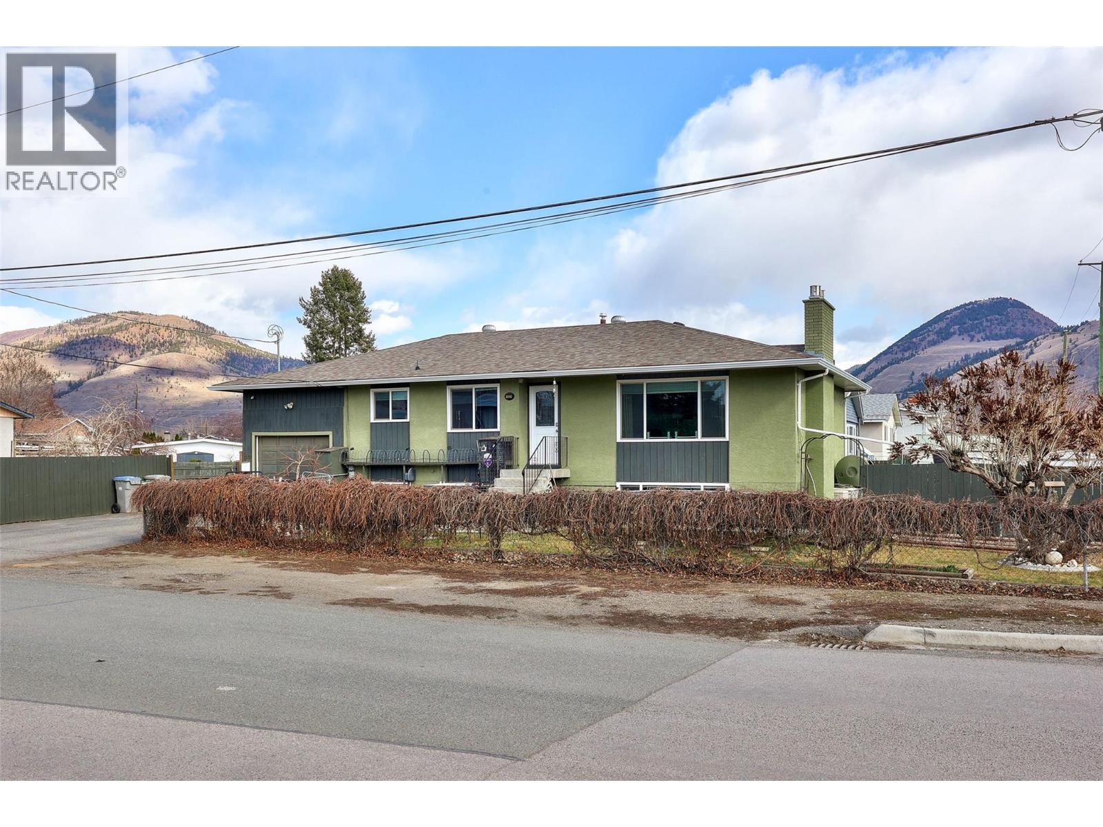1020 7th Street, Kamloops, British Columbia  V2B 2W8 - Photo 3 - 10379554