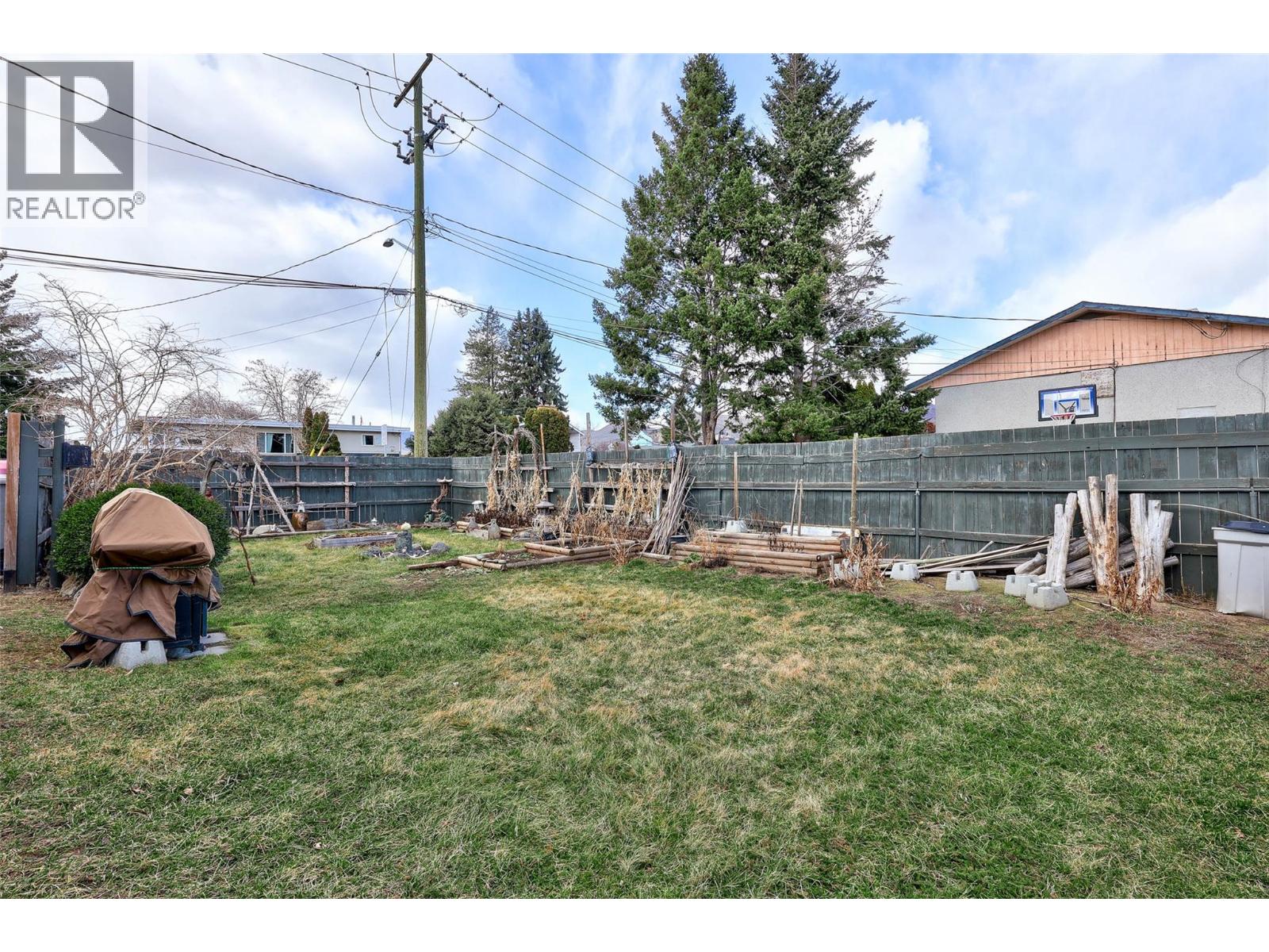 1020 7th Street, Kamloops, British Columbia  V2B 2W8 - Photo 31 - 10379554