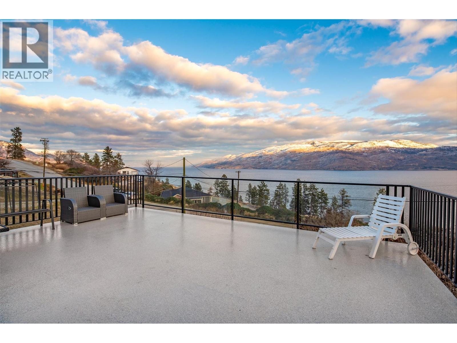 6178 Lipsett Avenue, Peachland, British Columbia  V0H 1X7 - Photo 1 - 10379574