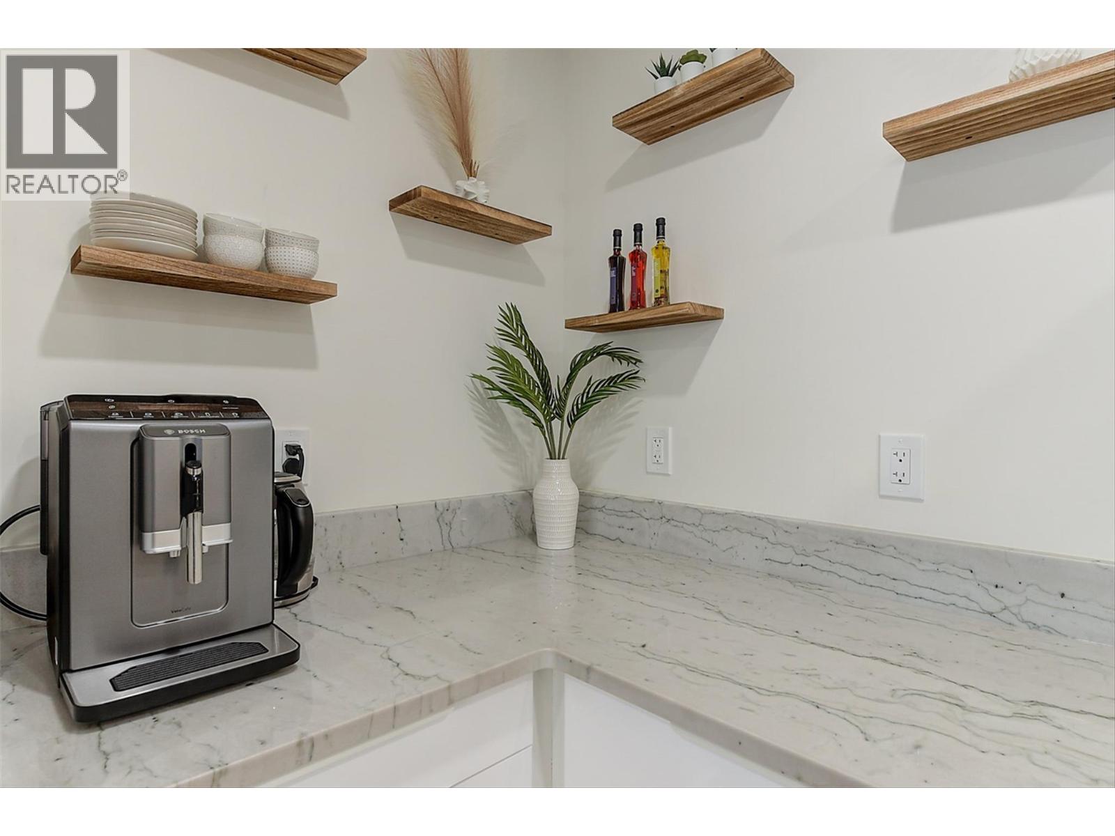 6178 Lipsett Avenue, Peachland, British Columbia  V0H 1X7 - Photo 15 - 10379574