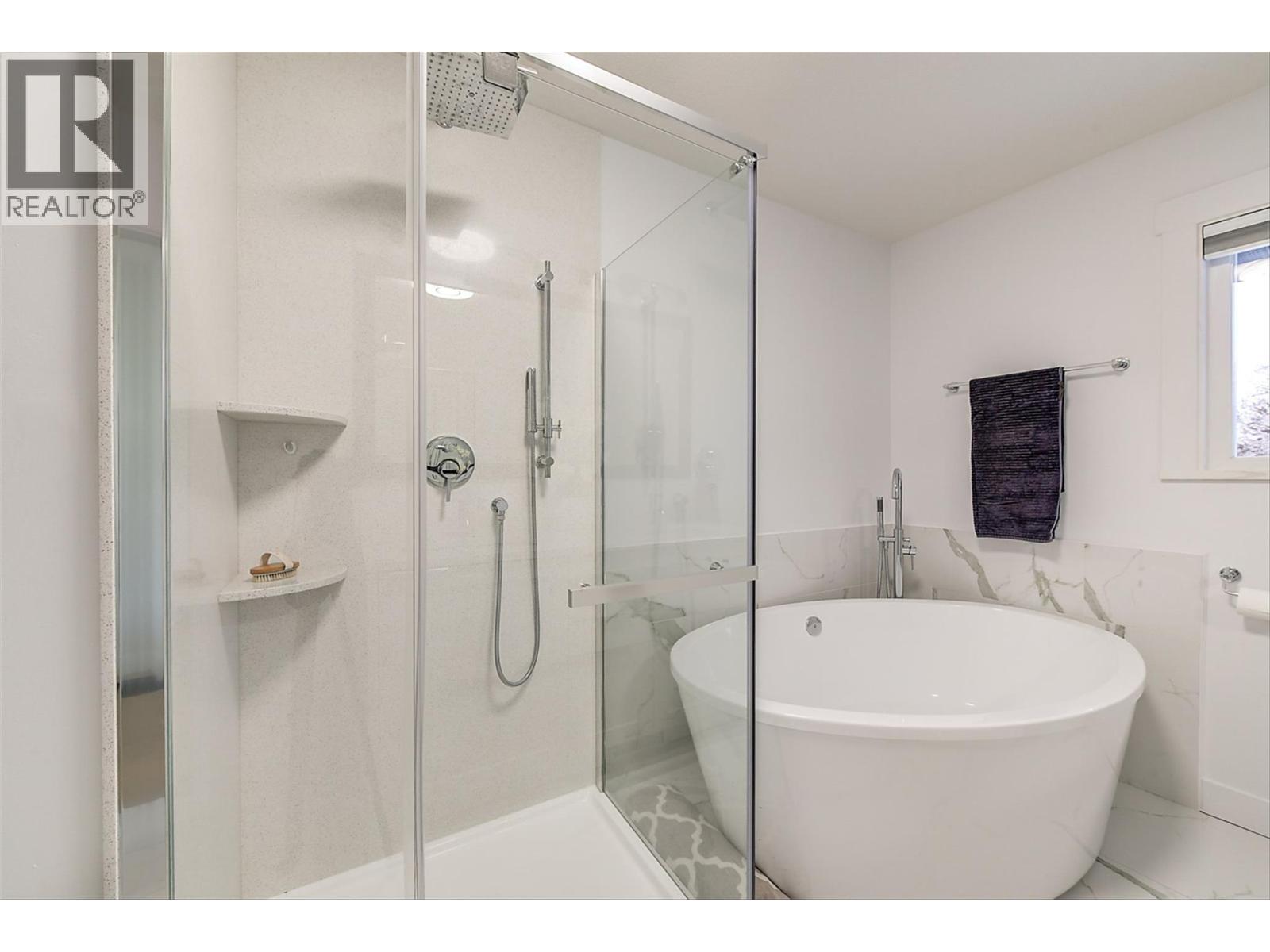 6178 Lipsett Avenue, Peachland, British Columbia  V0H 1X7 - Photo 36 - 10379574