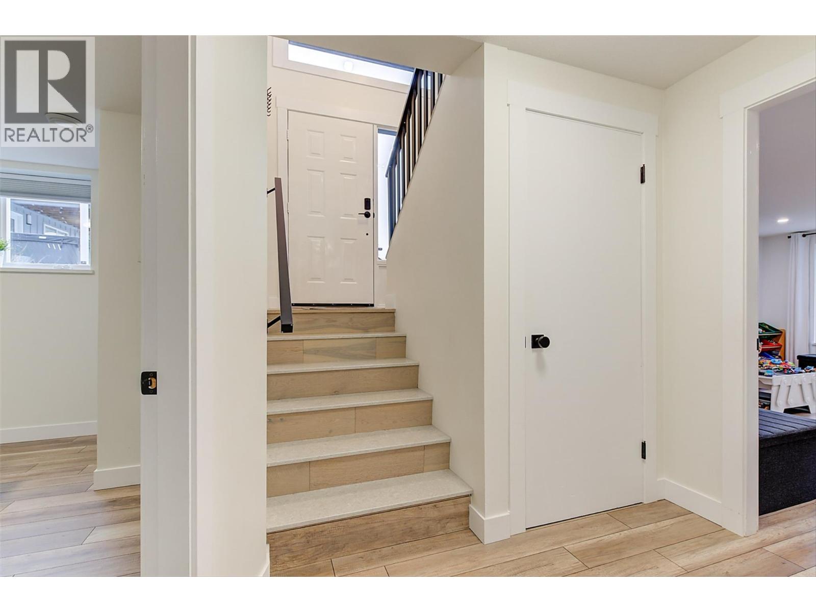 6178 Lipsett Avenue, Peachland, British Columbia  V0H 1X7 - Photo 45 - 10379574