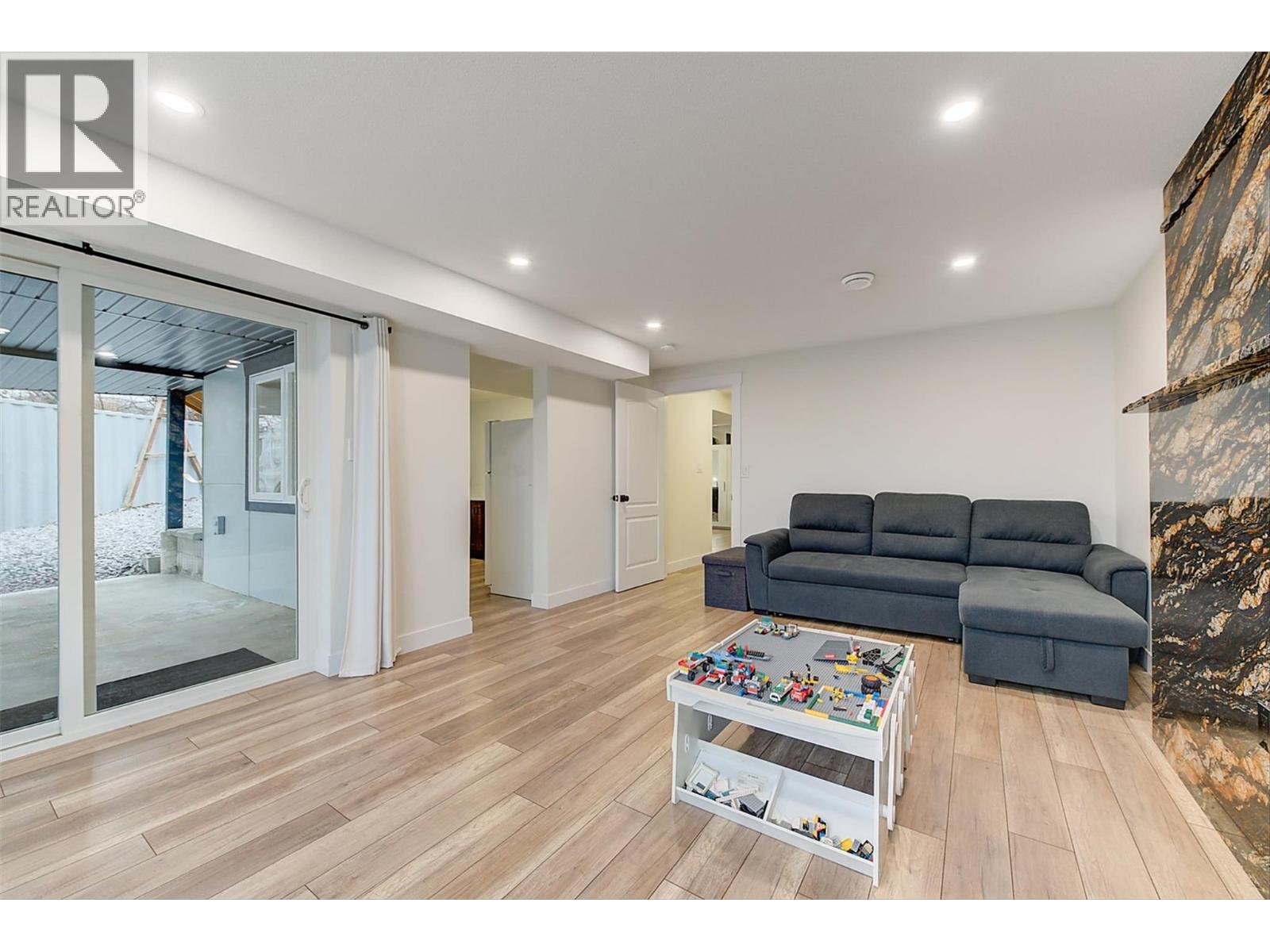 6178 Lipsett Avenue, Peachland, British Columbia  V0H 1X7 - Photo 52 - 10379574