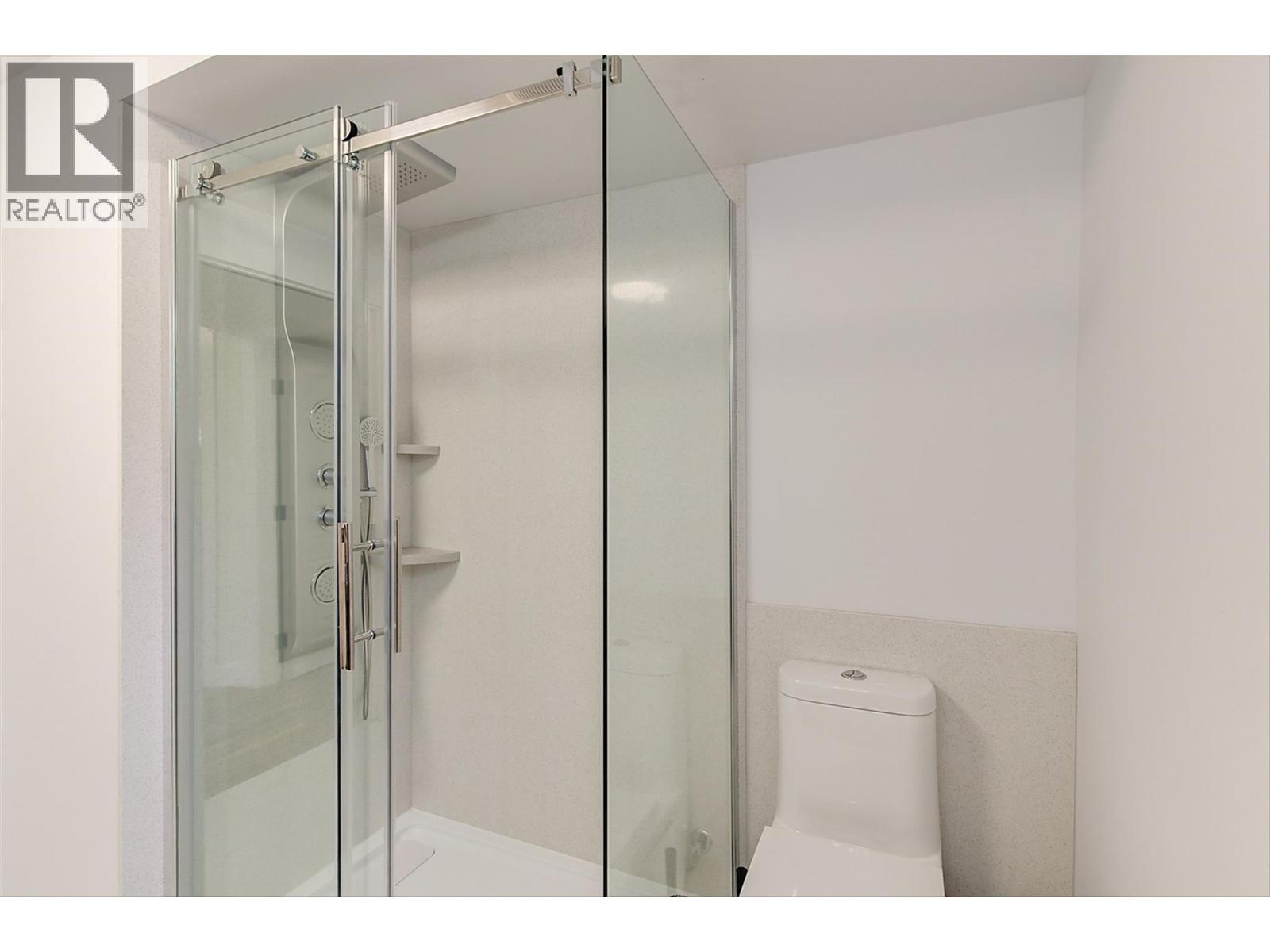 6178 Lipsett Avenue, Peachland, British Columbia  V0H 1X7 - Photo 58 - 10379574