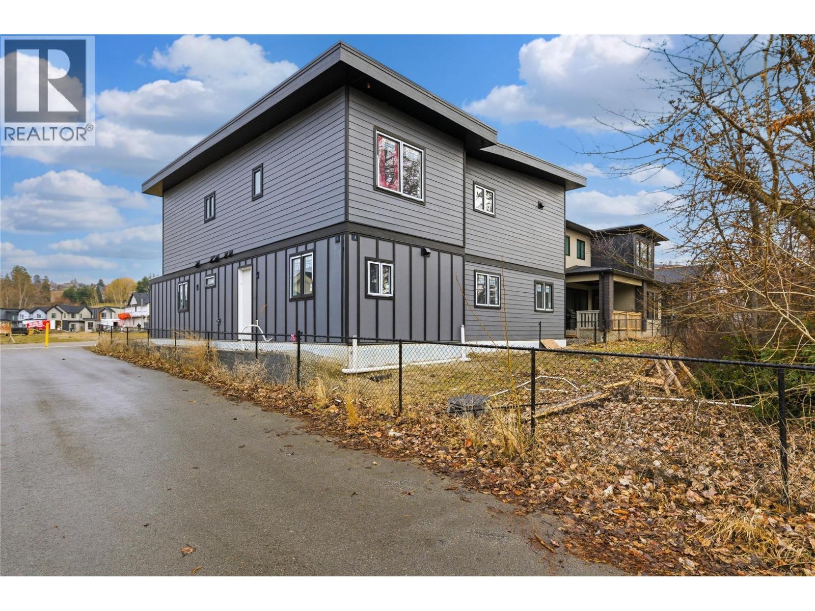 4204 Russo Street, Kelowna, British Columbia  V1W 0C6 - Photo 4 - 10379545