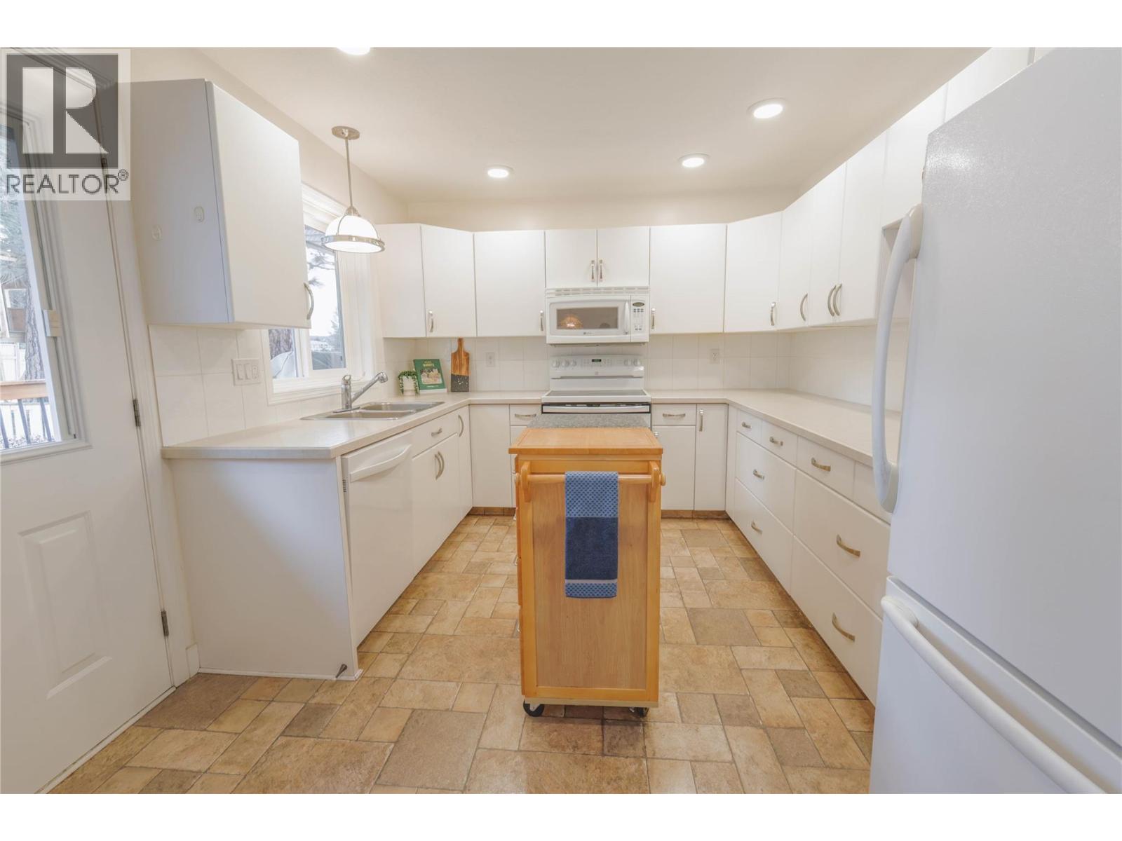 2158 Garymede Drive, Kamloops, British Columbia  V1S 1N9 - Photo 10 - 10379512