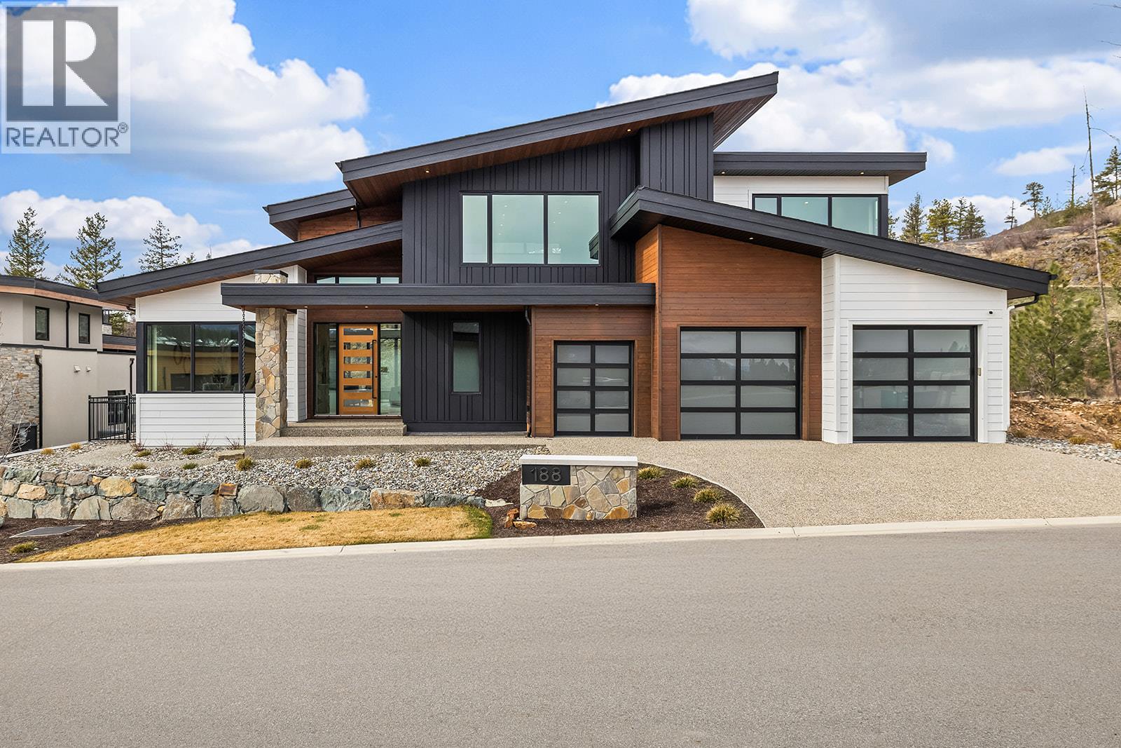 188 Wildsong Crescent, Vernon, British Columbia  V1H 2K3 - Photo 2 - 10379503