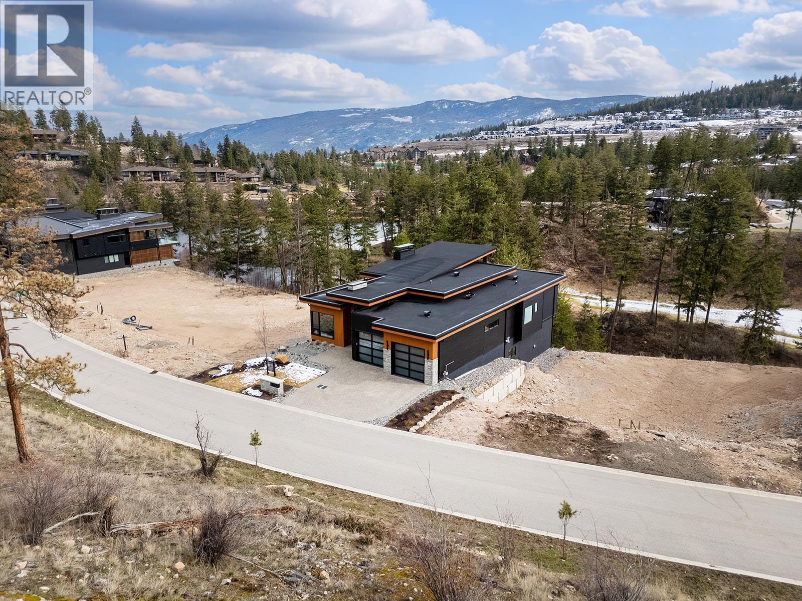 124 Wildsong Crescent, Vernon, British Columbia  V1H 0A8 - Photo 4 - 10379501