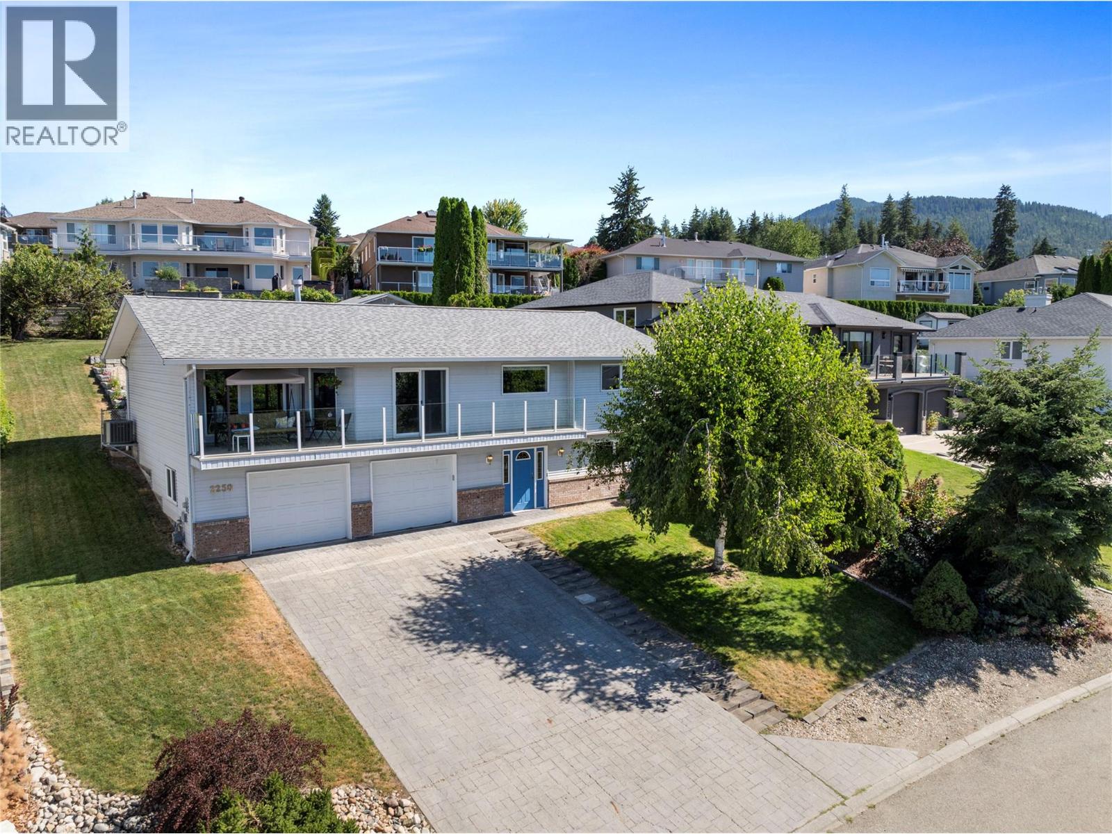 2250 3 Avenue Se, Salmon Arm, British Columbia  V1E 1K1 - Photo 1 - 10379451