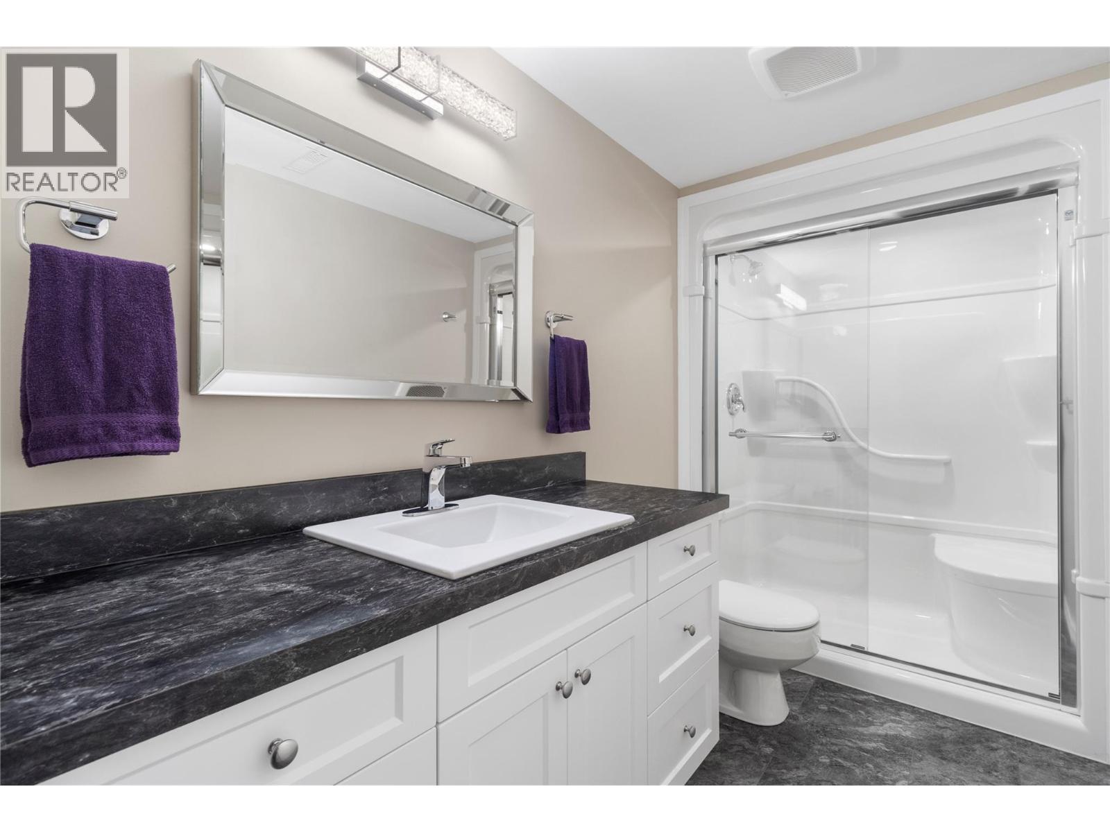 2250 3 Avenue Se, Salmon Arm, British Columbia  V1E 1K1 - Photo 24 - 10379451
