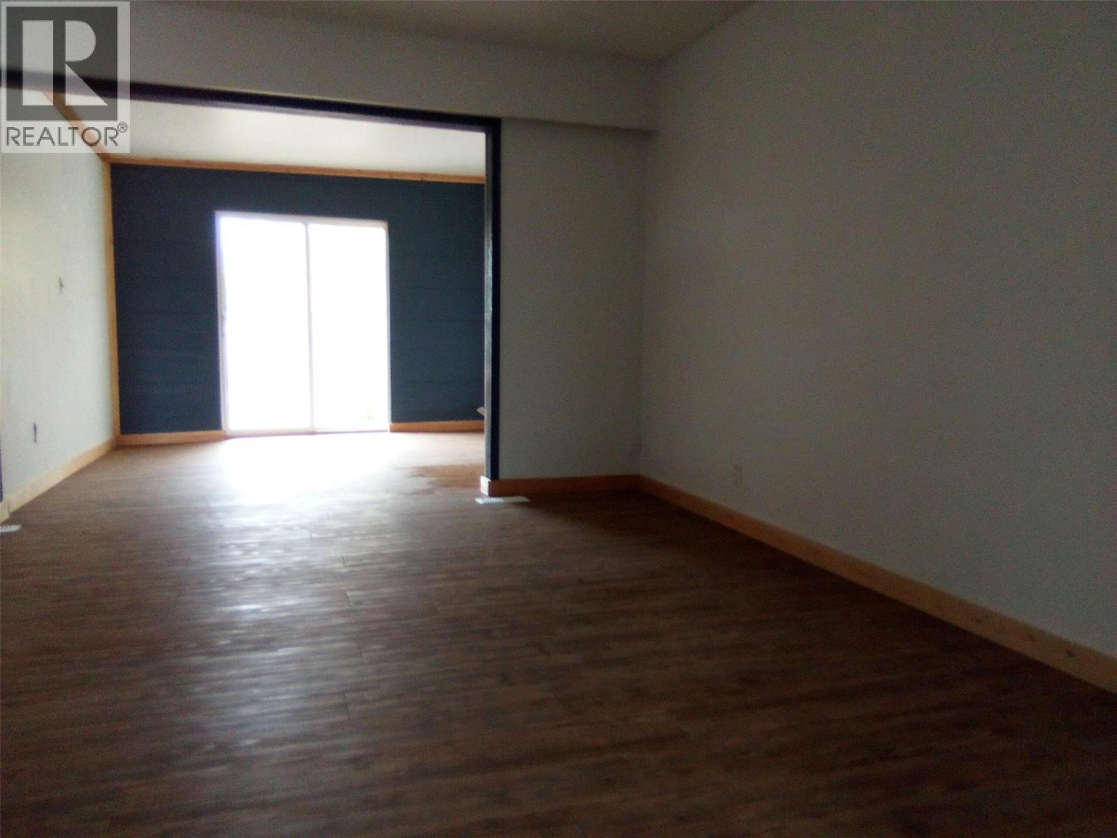 1672 Douglas Street, Merritt, British Columbia  V1K 1E2 - Photo 3 - 10379587