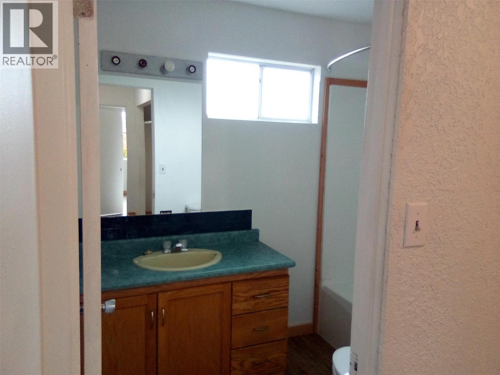 1672 Douglas Street, Merritt, British Columbia  V1K 1E2 - Photo 9 - 10379587