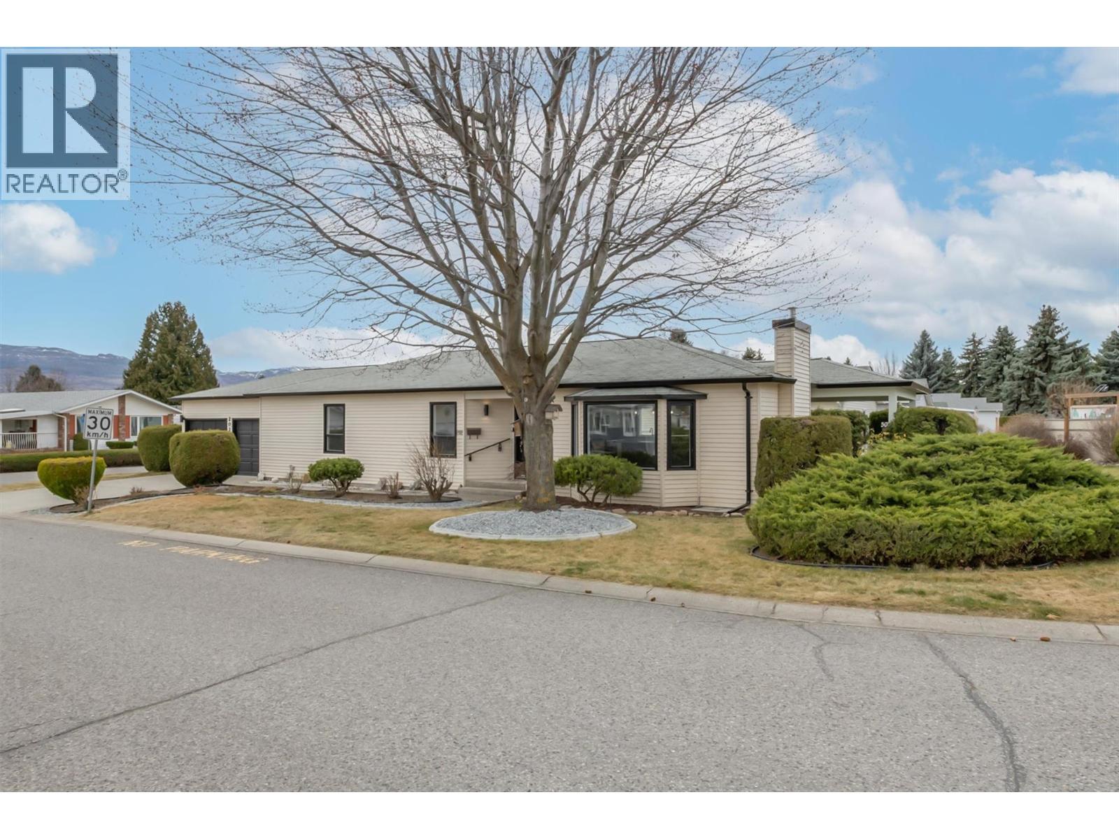1255 Raymer Avenue Unit# 202, Kelowna, British Columbia  V1W 3S3 - Photo 2 - 10379295