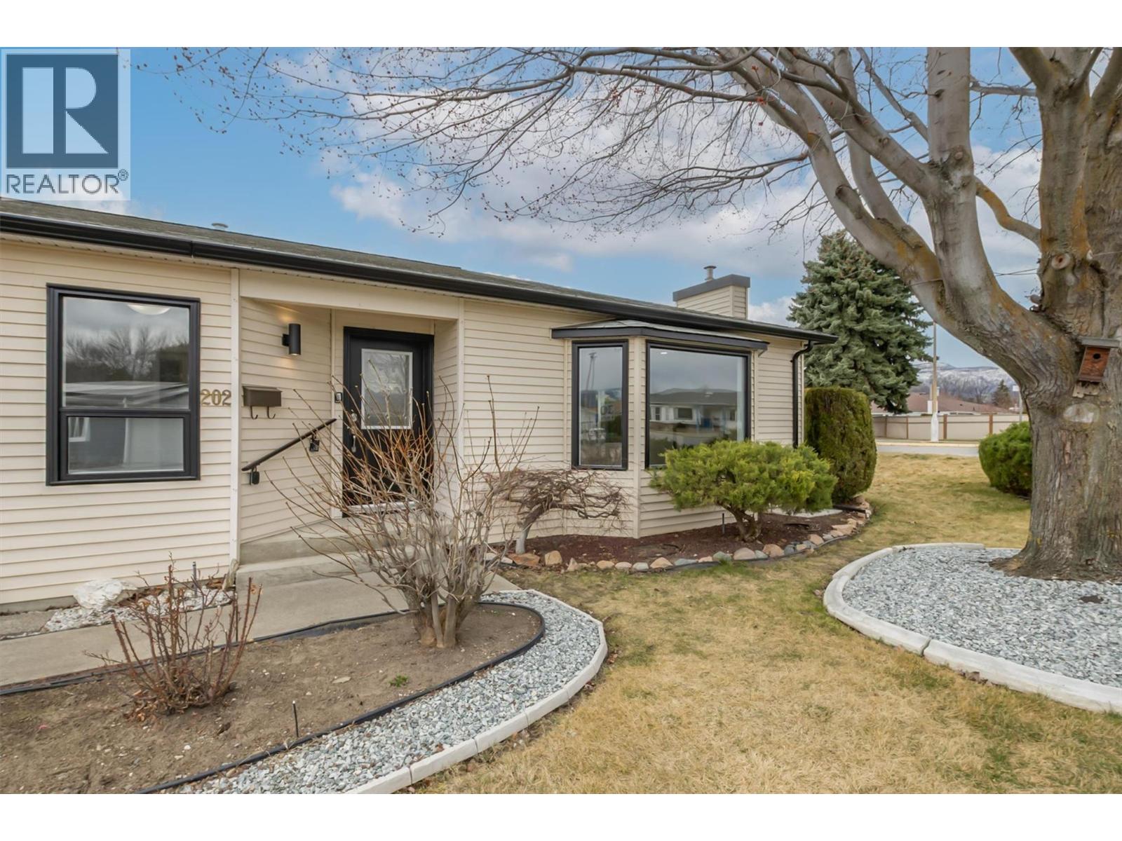 1255 Raymer Avenue Unit# 202, Kelowna, British Columbia  V1W 3S3 - Photo 3 - 10379295