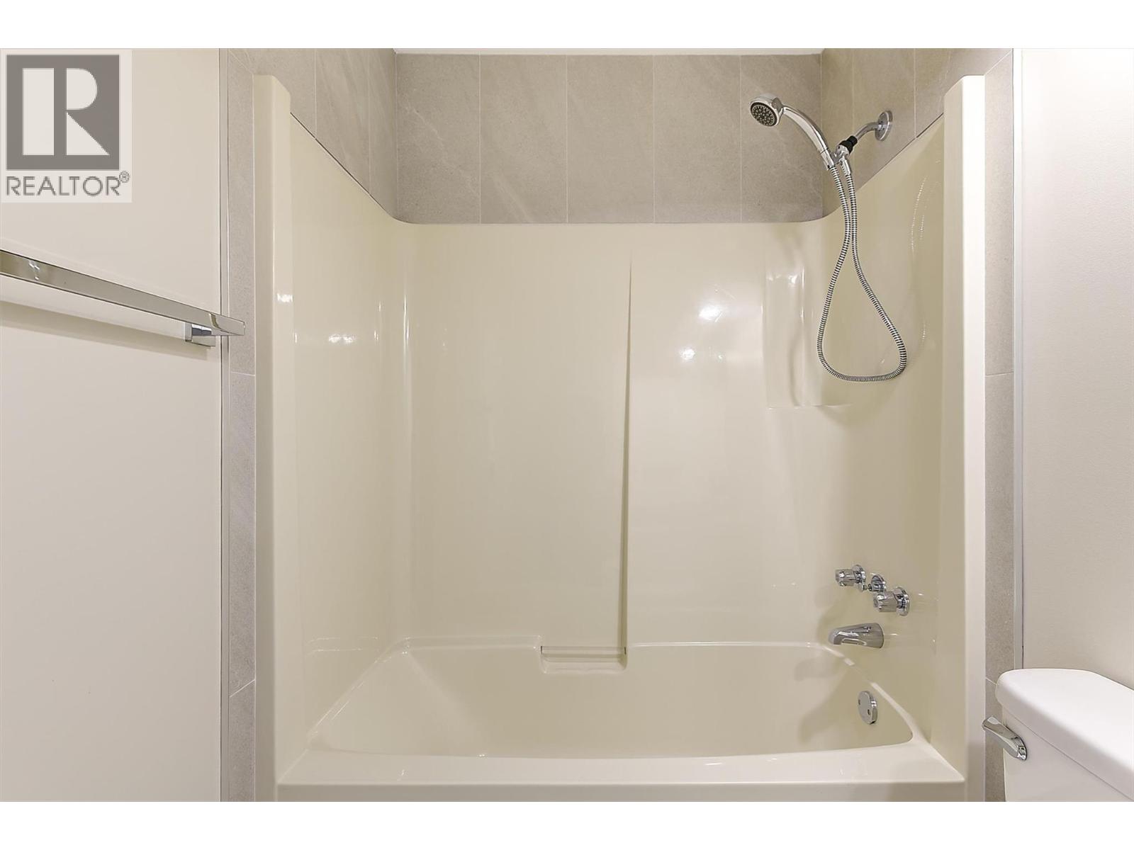 1255 Raymer Avenue Unit# 202, Kelowna, British Columbia  V1W 3S3 - Photo 38 - 10379295