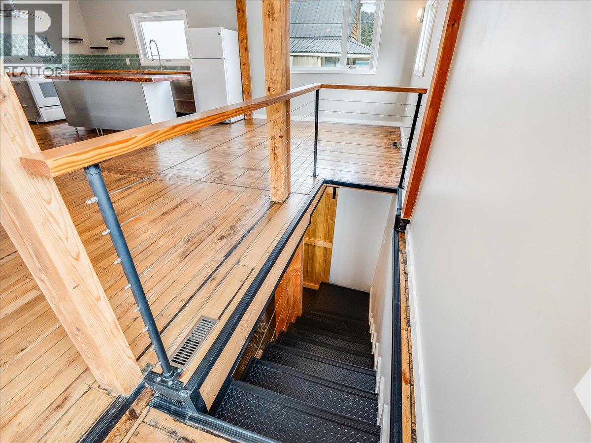 2043 Park Street, Rossland, British Columbia  V0G 1Y0 - Photo 11 - 10379188