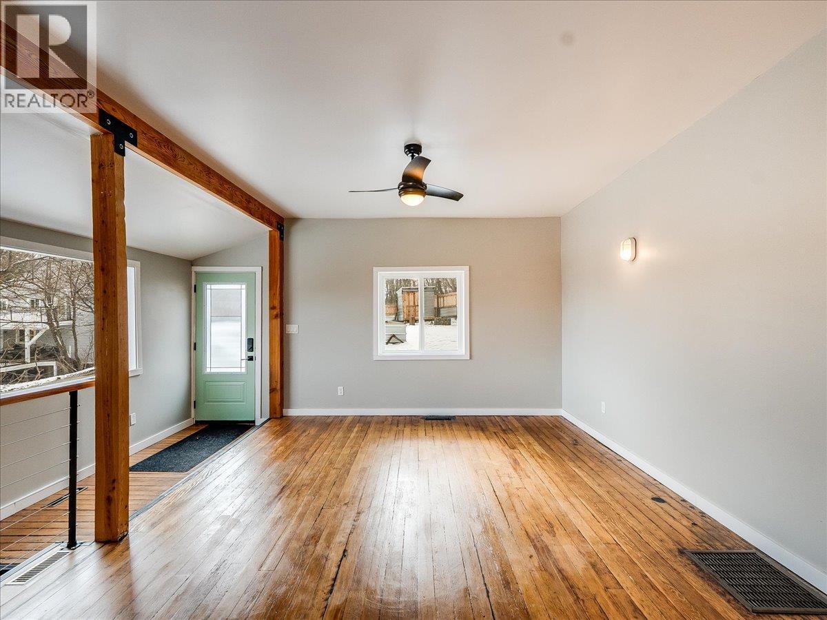 2043 Park Street, Rossland, British Columbia  V0G 1Y0 - Photo 21 - 10379188