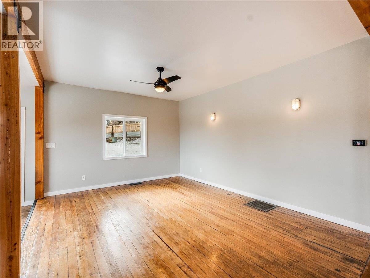 2043 Park Street, Rossland, British Columbia  V0G 1Y0 - Photo 22 - 10379188