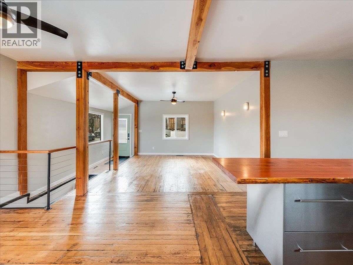 2043 Park Street, Rossland, British Columbia  V0G 1Y0 - Photo 26 - 10379188