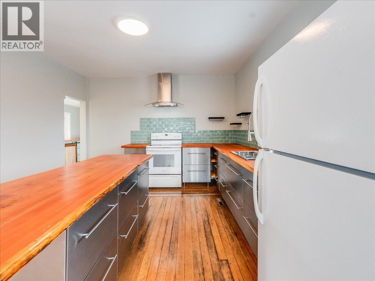 2043 Park Street, Rossland, British Columbia  V0G 1Y0 - Photo 27 - 10379188